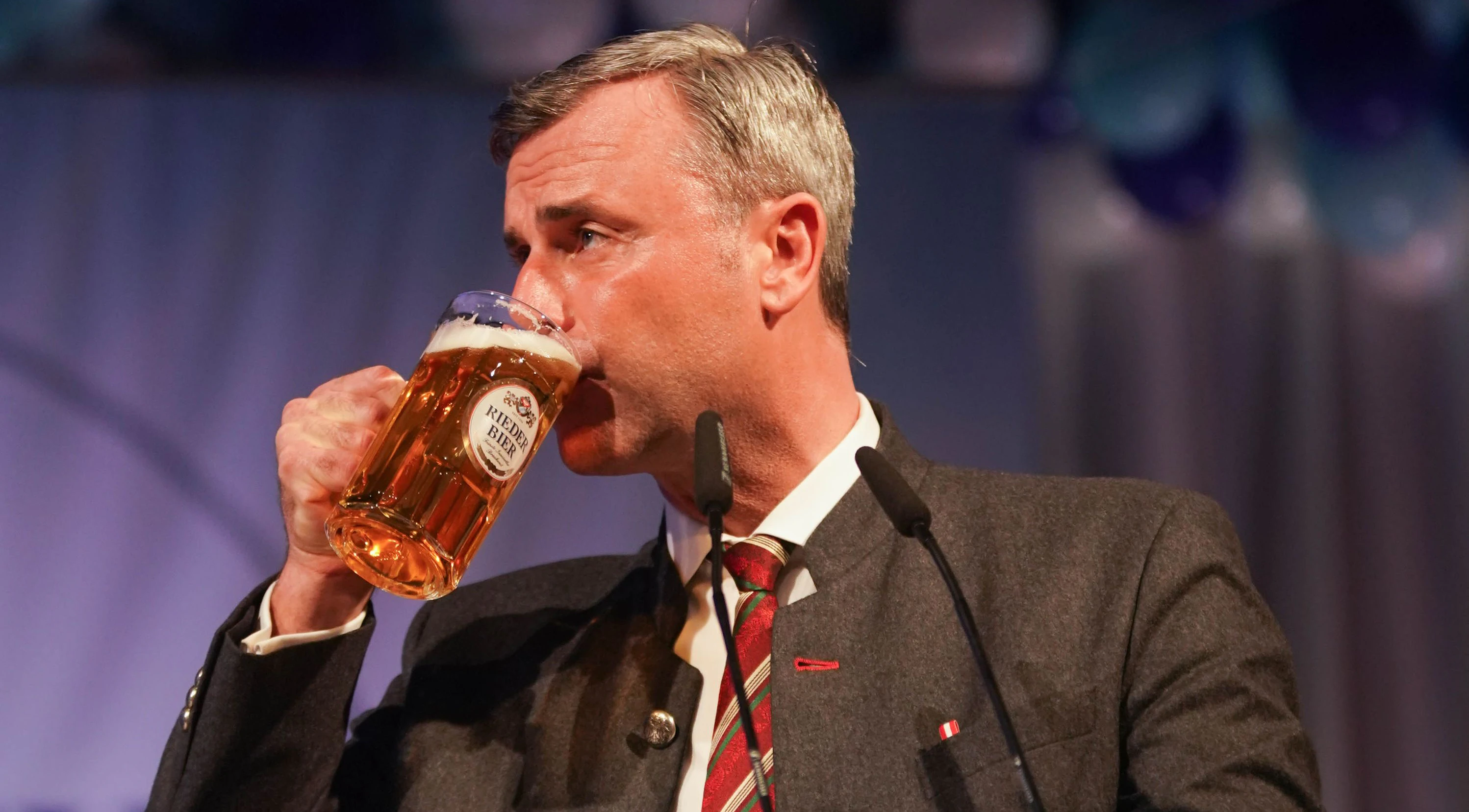 Download von www.picturedesk.com am 18.01.2021 (12:38).  26.02.2020, RIED IM INNKREIS, AUT, POLITISCHER ASCHERMITTWOCH DER FPÖ, im Bild Bundesparteiobmann, Norbert Hofer, FPOE, Generalsekretär, FPOE, Pressefoto Scharinger © 2020, PhotoCredit D. Scharinger - 20200226_PD11890 - Rechteinfo: Rights Managed (RM)