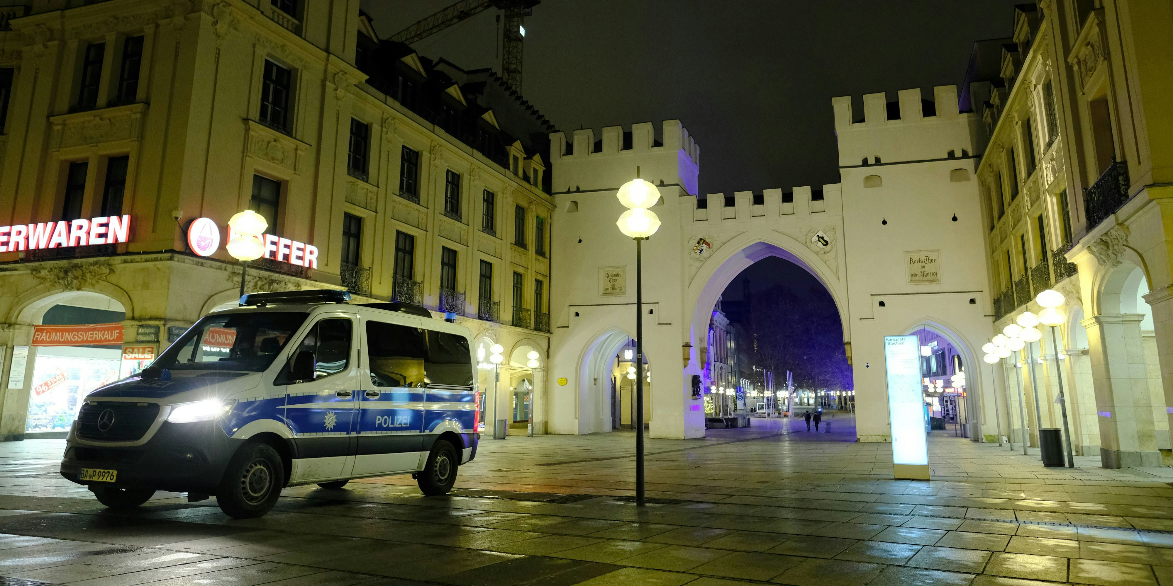 In Deutschland wird eine nächtliche Ausgangssperre erwogen.