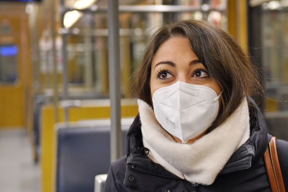 FFP2-Masken sind in Öffis jetzt verpflichtend zu tragen.