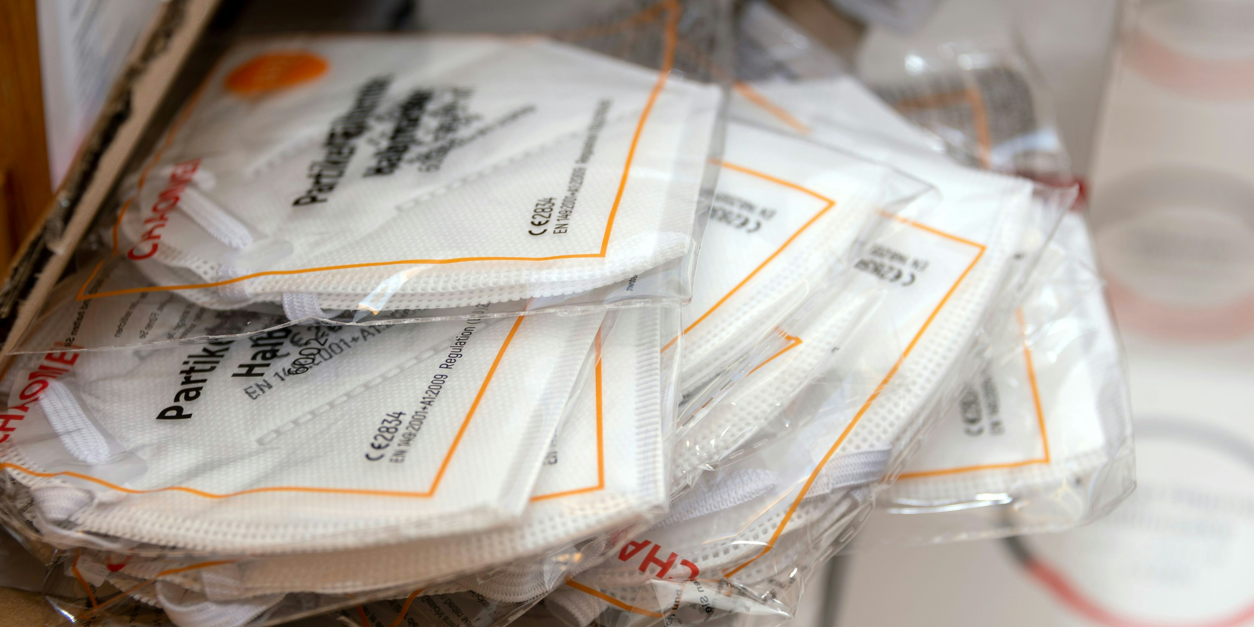 Ab 25. Jänner muss man im Handel und Öffis eine FFP2-Maske tragen.