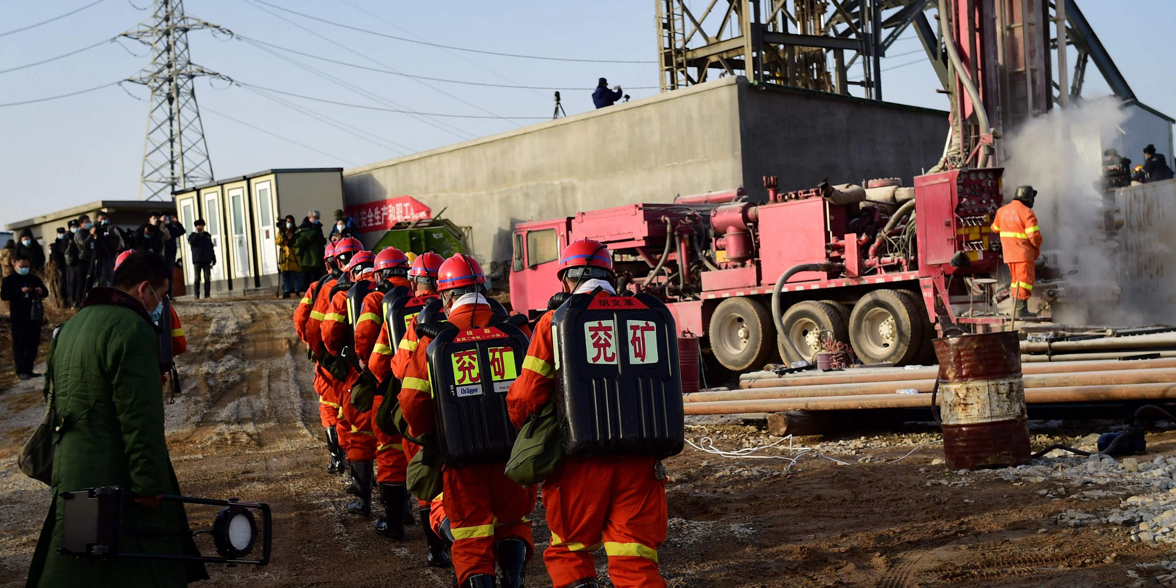 Nach einer Woche die ersten Klopfgeräusche: Die Rettungskräfte in der Provinz Shandong erhalten eine Nachricht aus der Tiefe.