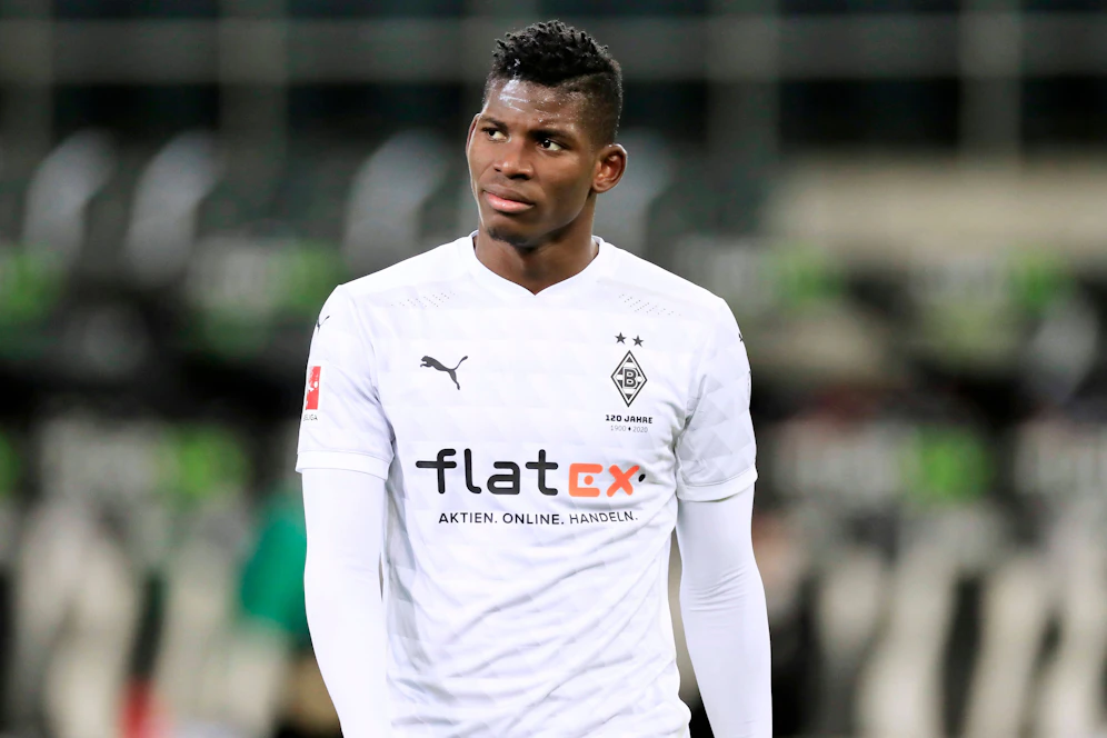 Breel Embolo soll über ein Dach geflohen sein. 