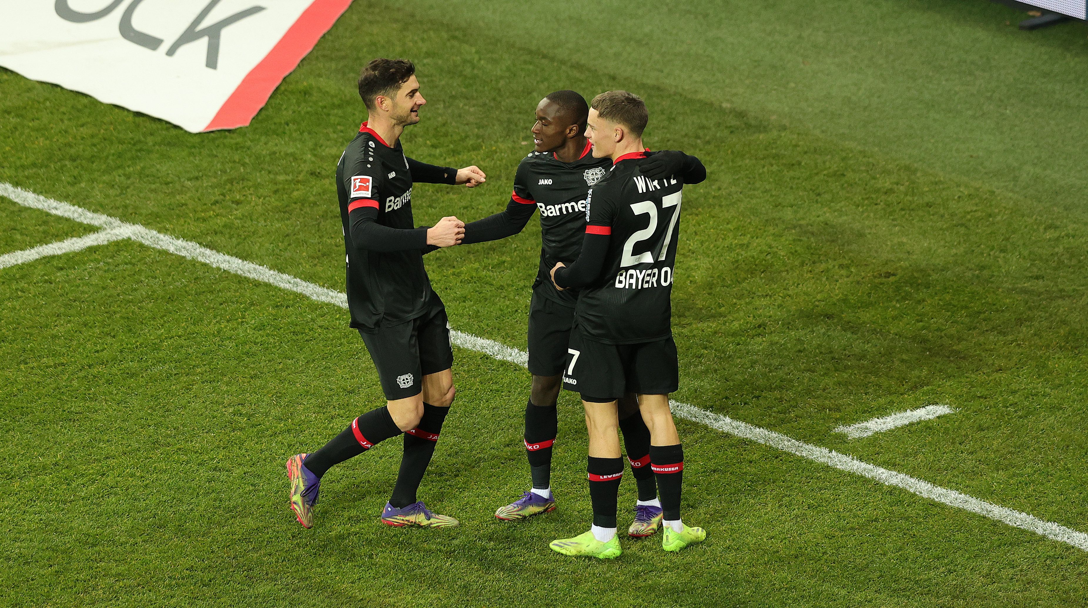 Florian Wirtz schießt Leverkusen zum 2:1-Erfolg gegen Borussia Dortmund. 