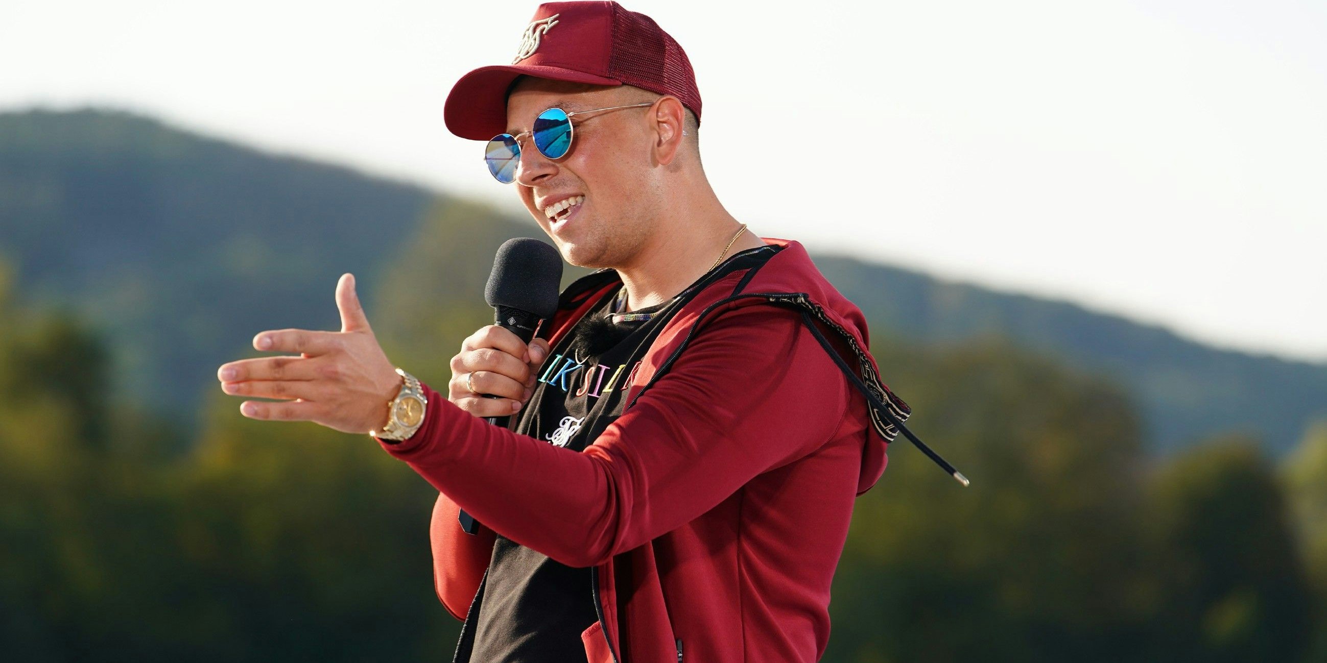 Calvin Bulgrin (25) aus Sereetz, Song: Song eines Ex-Jurors (wird gemutet!)