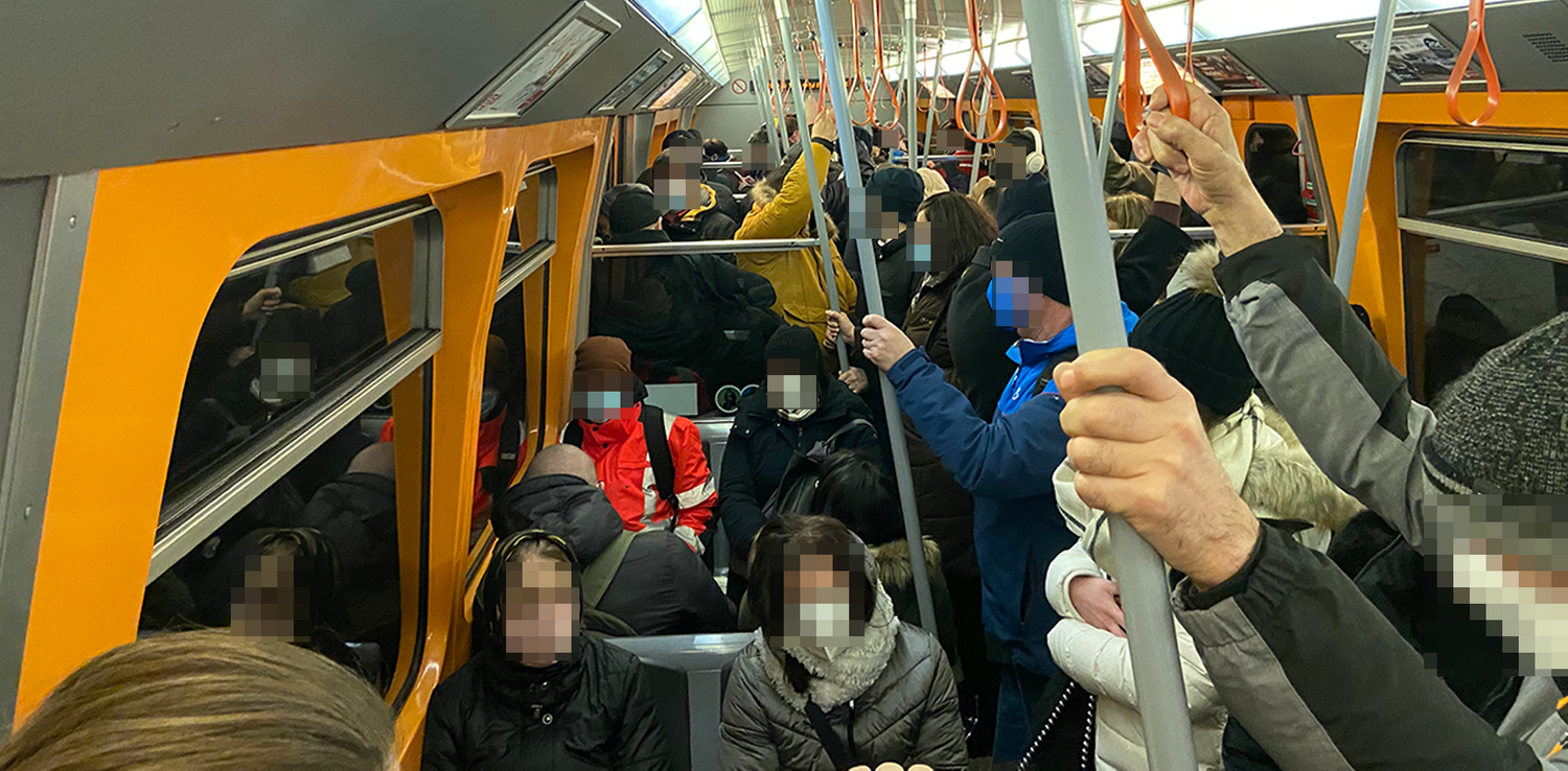 So voll ist die U1 nach Angaben eines Lesers jeden Morgen