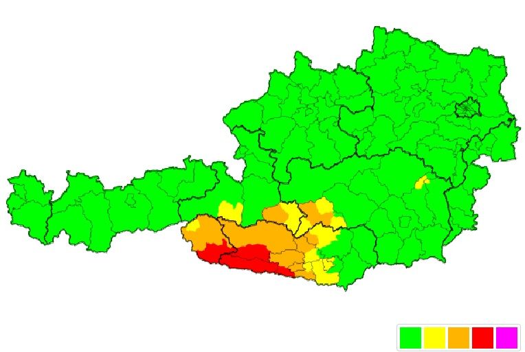In diesen Bereichen gilt eine rote Unwetterwarnung wegen heftigen Schneefalls.