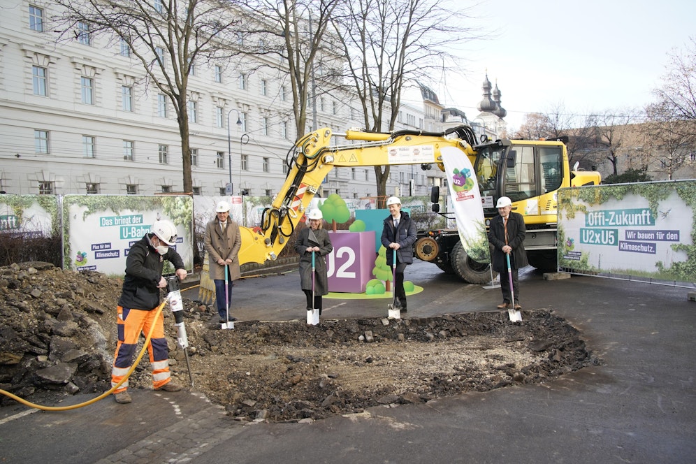 Der Bau des neuen U2/U5-Linienkreuz sorgt für Verkehrsbehinderungen.