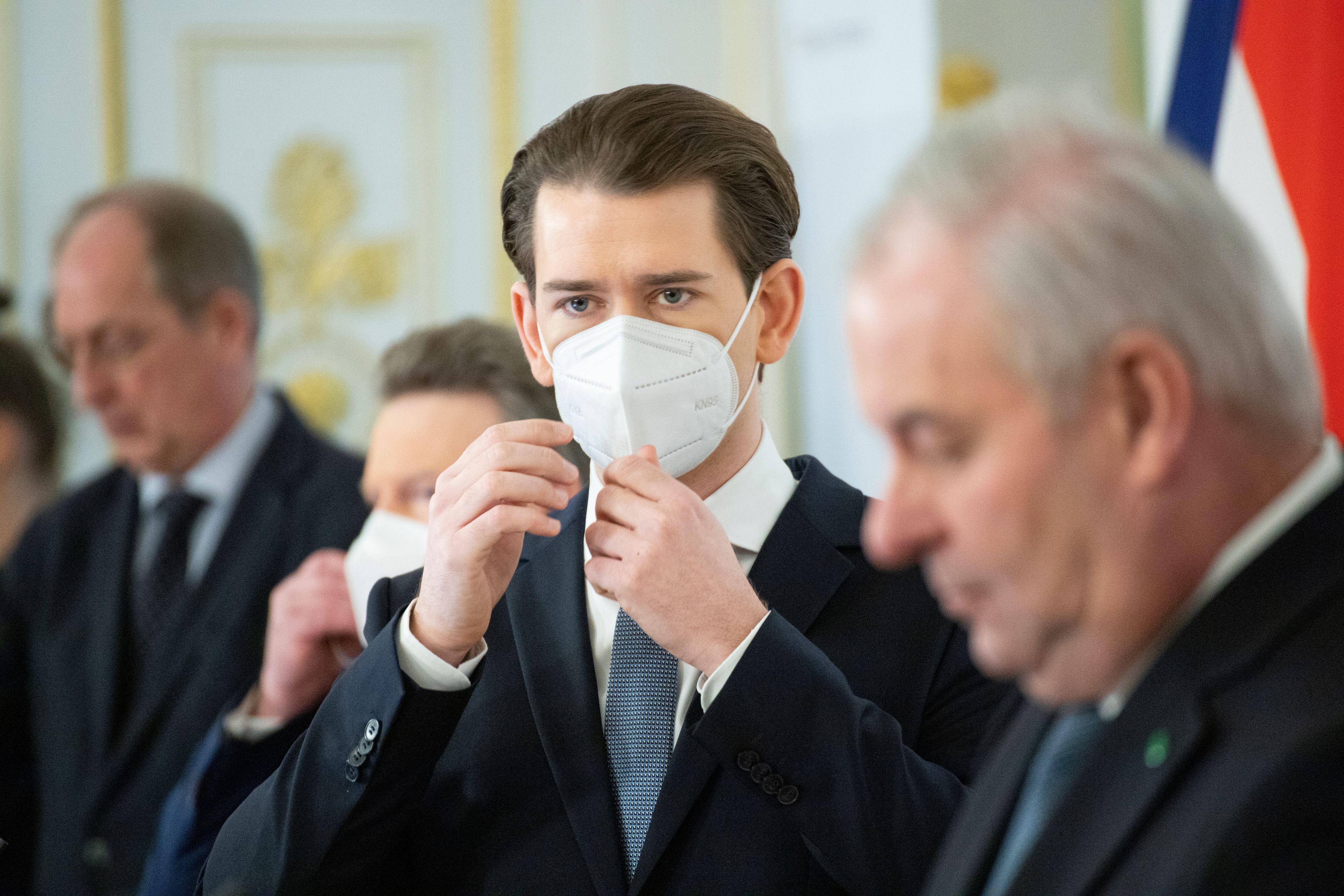 Die Bundesregierung hat die Verlängerung des Lockdowns in Österreich beschlossen. Im Bild: Kanzler Sebastian Kurz (ÖVP) sowie der Bürgermeister von Wien, Michael Ludwig (SPÖ). Wien, 17. Jänner 2021
