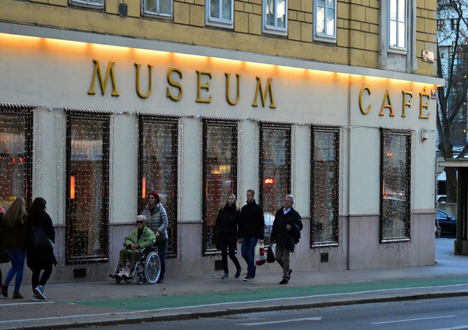 Das Café Museum in der Wiener Operngasse von außen