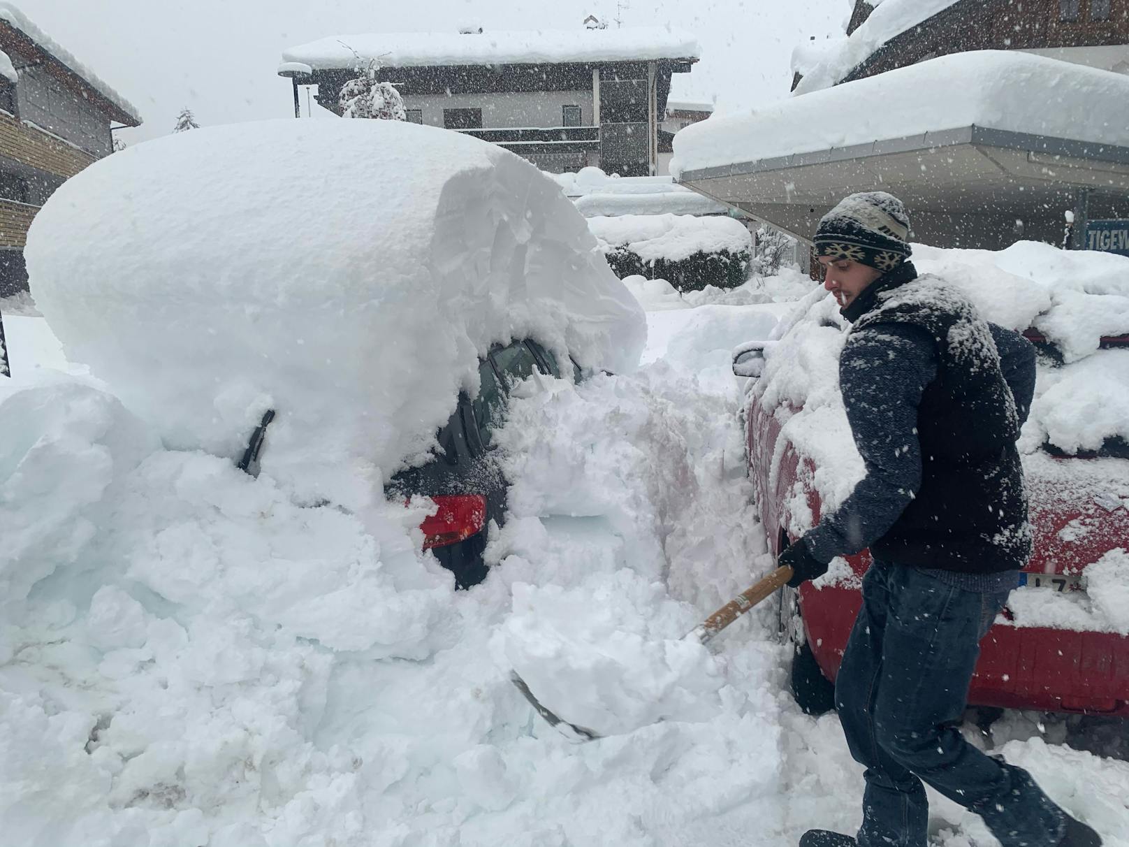 Archivbild: Extreme Schneefälle Anfang Dezember 2020 in Osttirol.