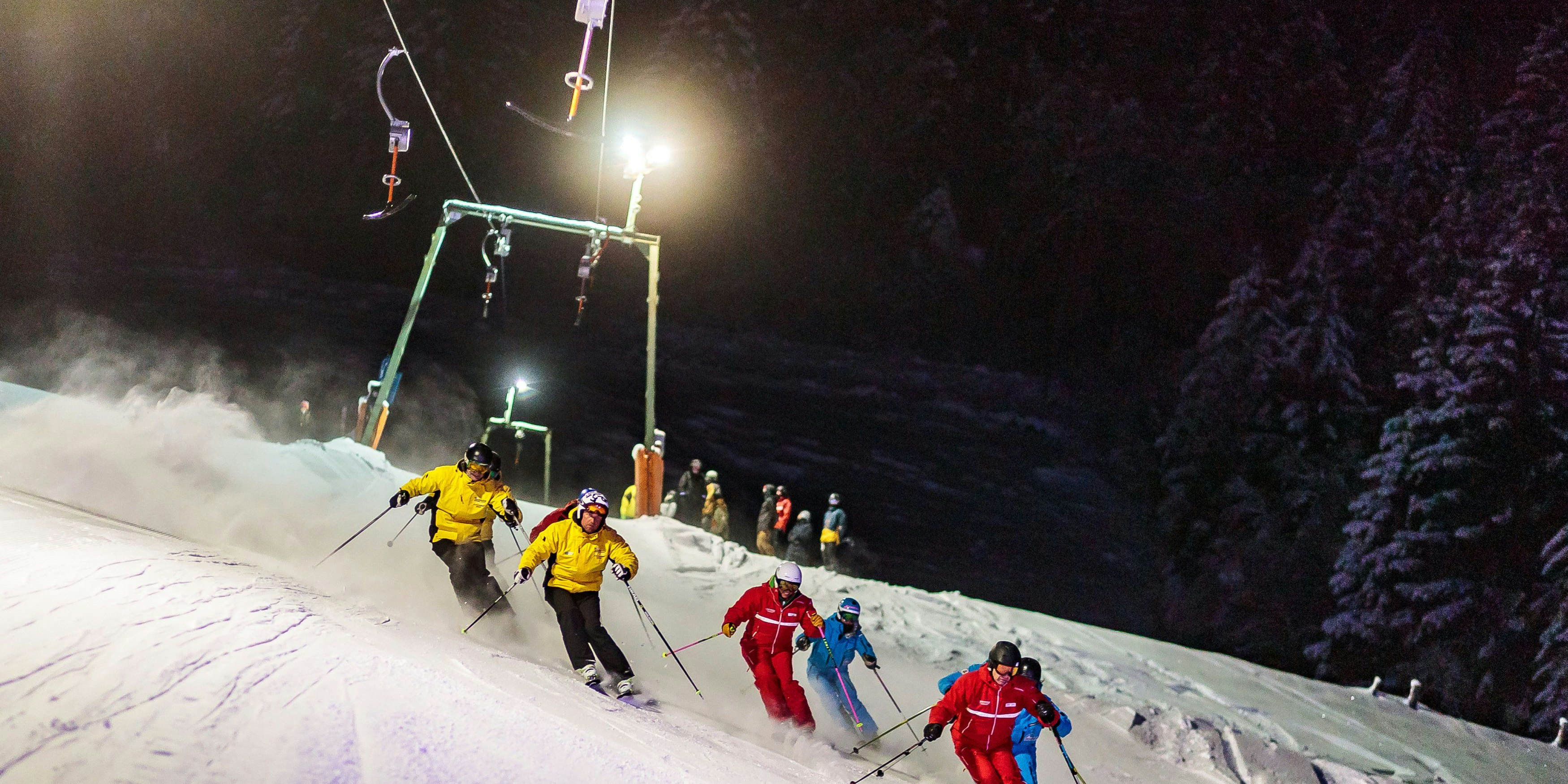 In St. Johann wurden mehrere angehende Skilehrer positiv getestet. Symbolbild. 