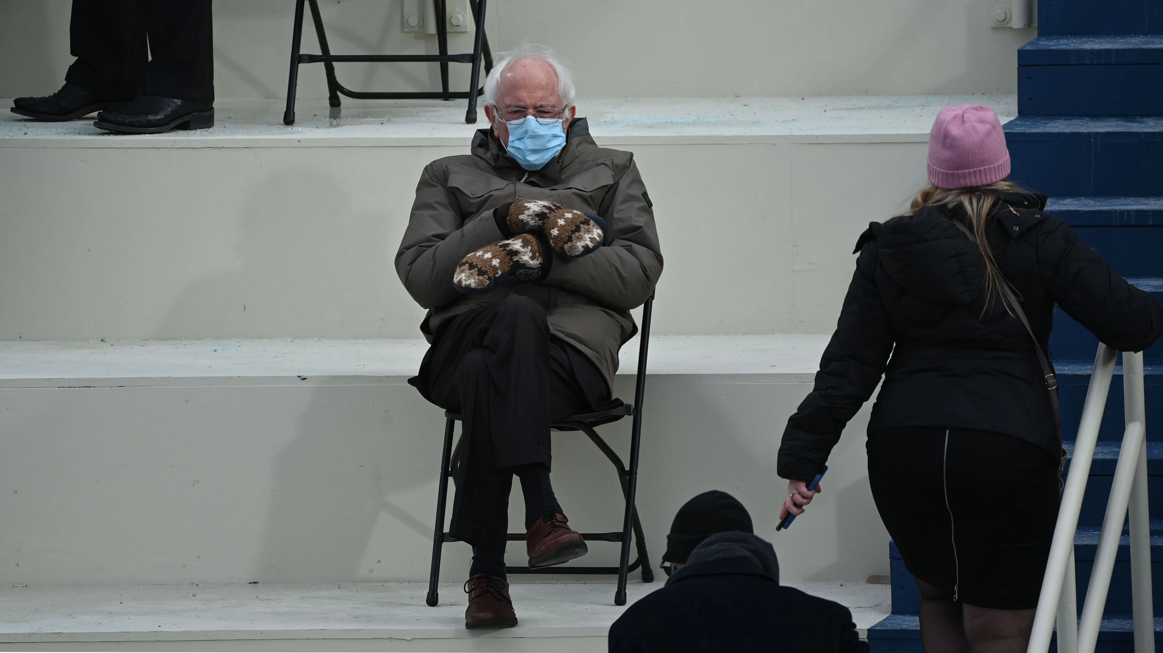 Bernie Sanders stand wohl eher unfreiwillig im Zentrum