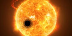 "Zuckerwatte"-Planet verblüfft Astronomen