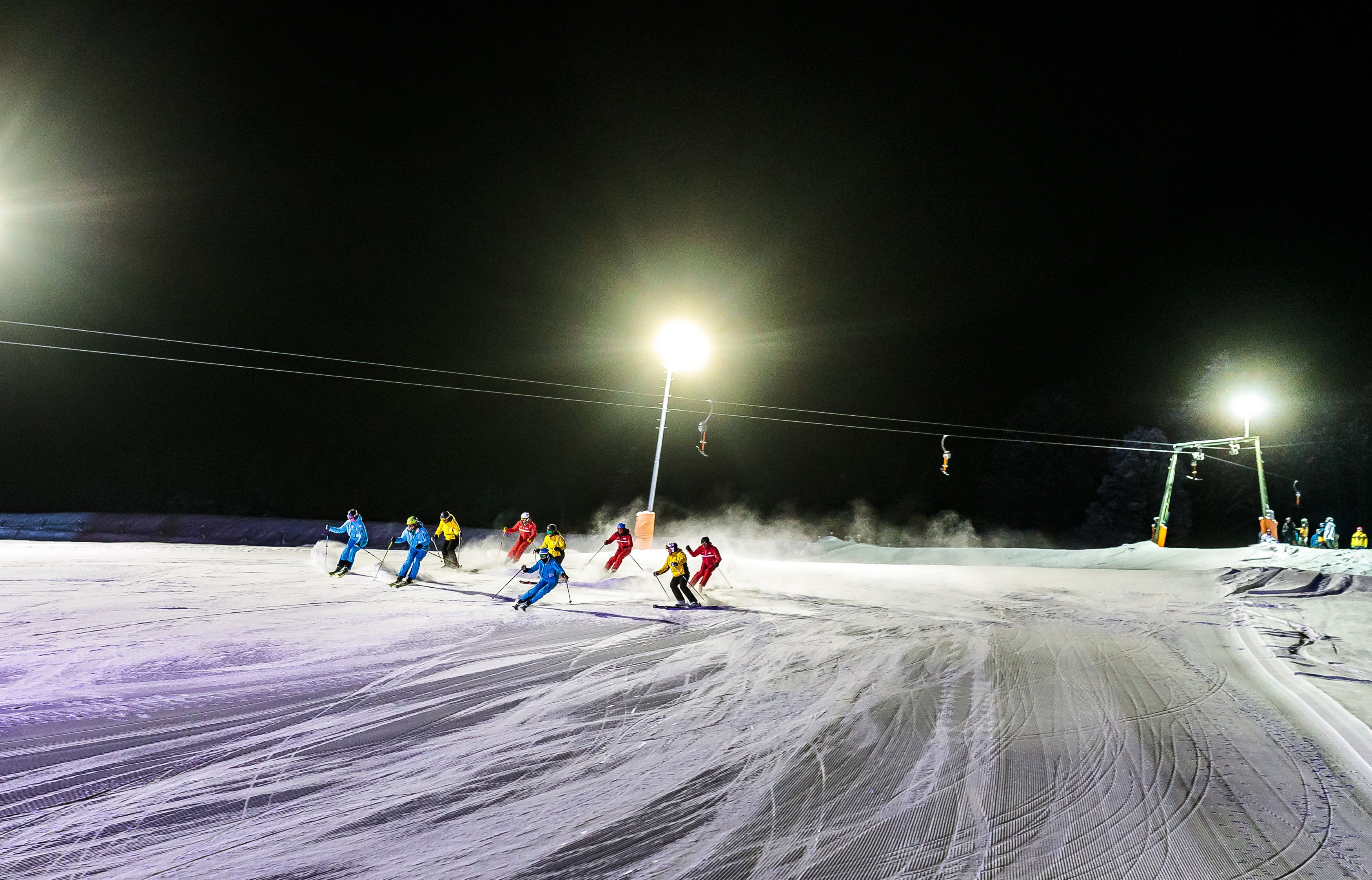 In St. Johann wurden mehrere angehende Skilehrer positiv getestet. Symbolbild.
