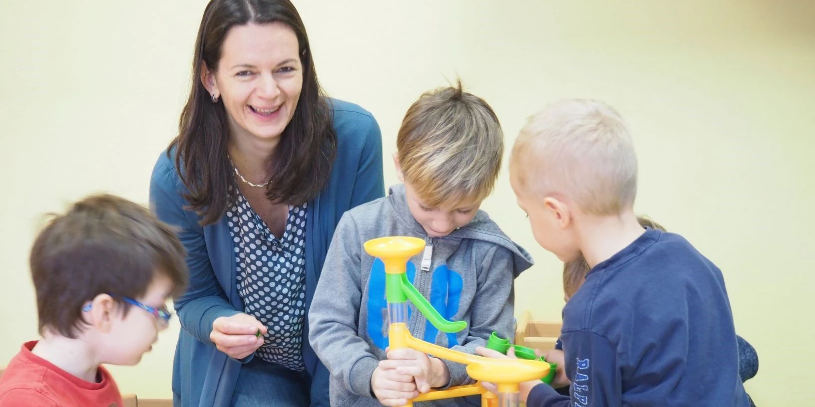 SPNÖ-Familiensprecherin Suchan-Mayr mit Kindern.