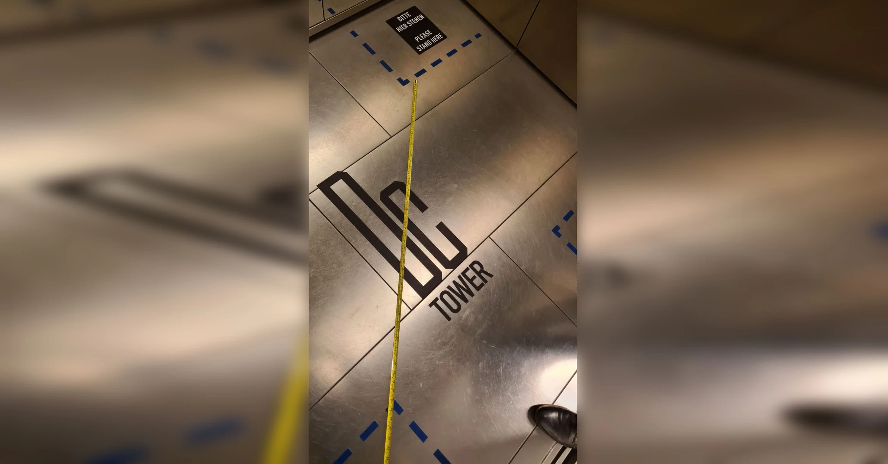 In den meisten Aufzügen kann der 2-MEter-Mindestabstand gar nicht eingehalten werden.