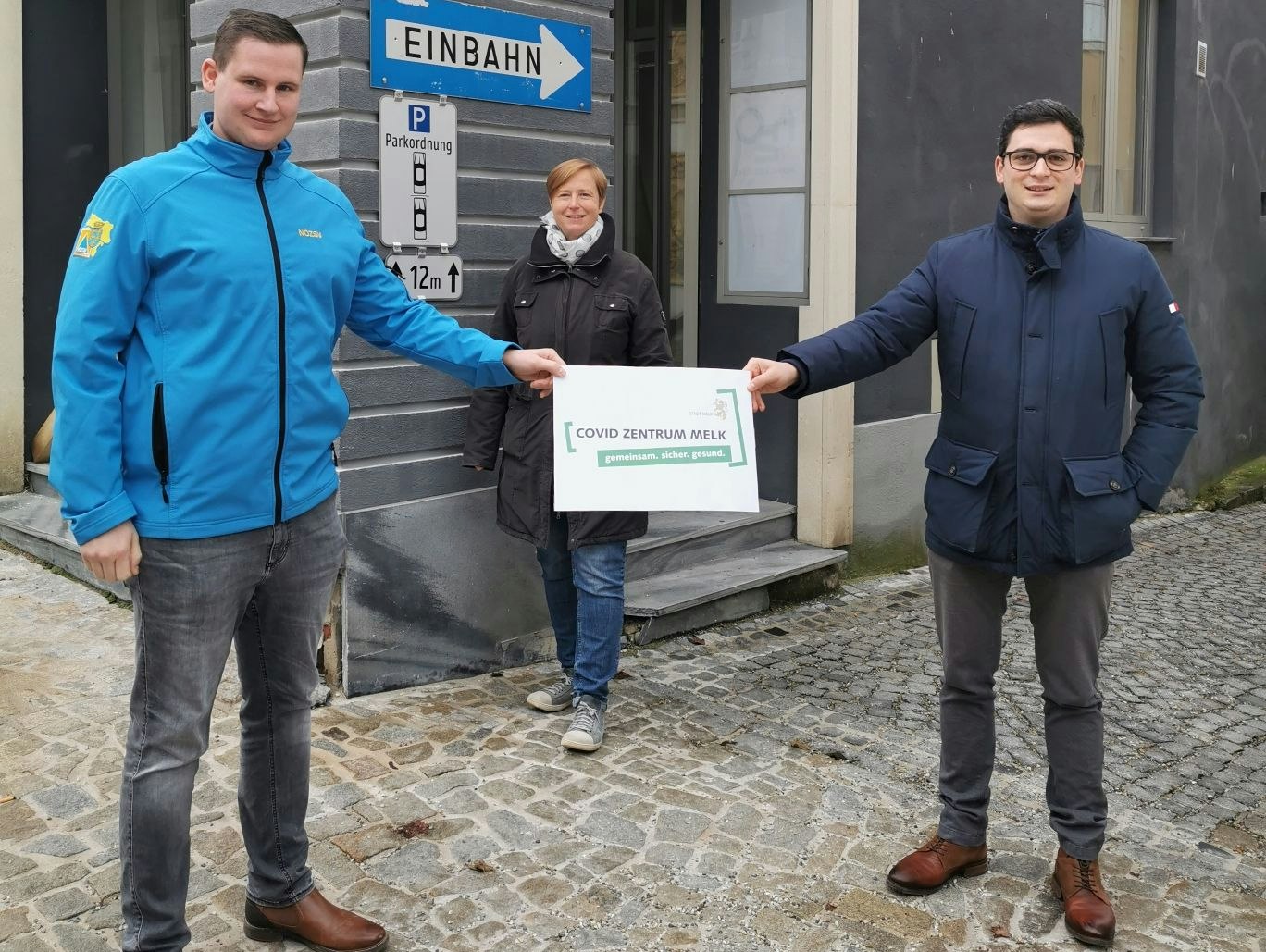 Die Teststraße in Melk öffnet ab Montag: Gemeinderat und Zivilschutzbeauftragter Benjamin Steyrer, Gesundheits-Stadträtin Sabine Jansky und Bürgermeister Patrick Strobl. 