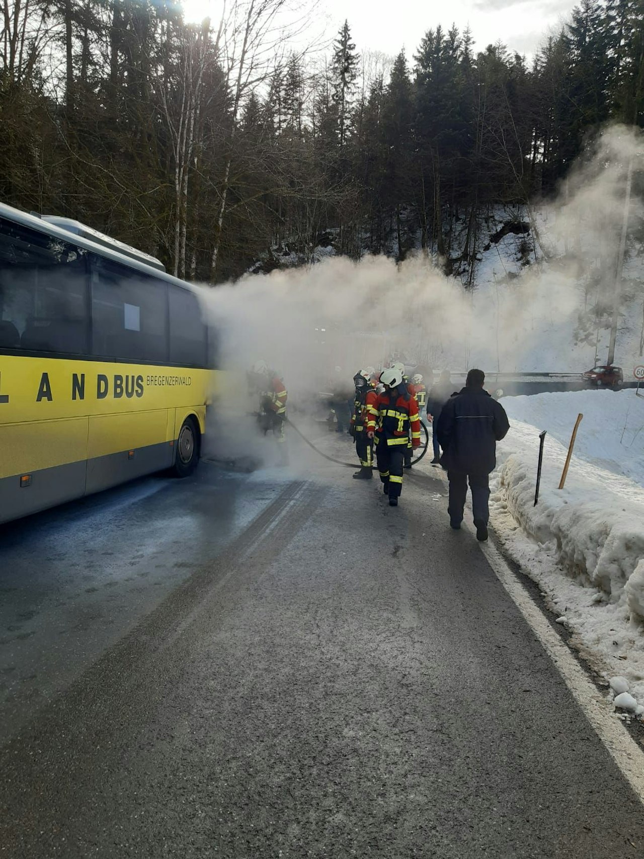 Heute.at - Bus gibt plötzlich von selbst Gas und fängt Feuer