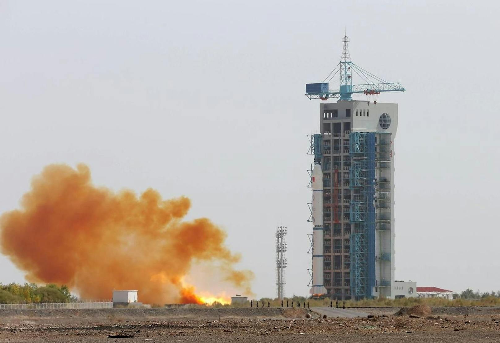 Zum Beispiel China Spacesat, …
