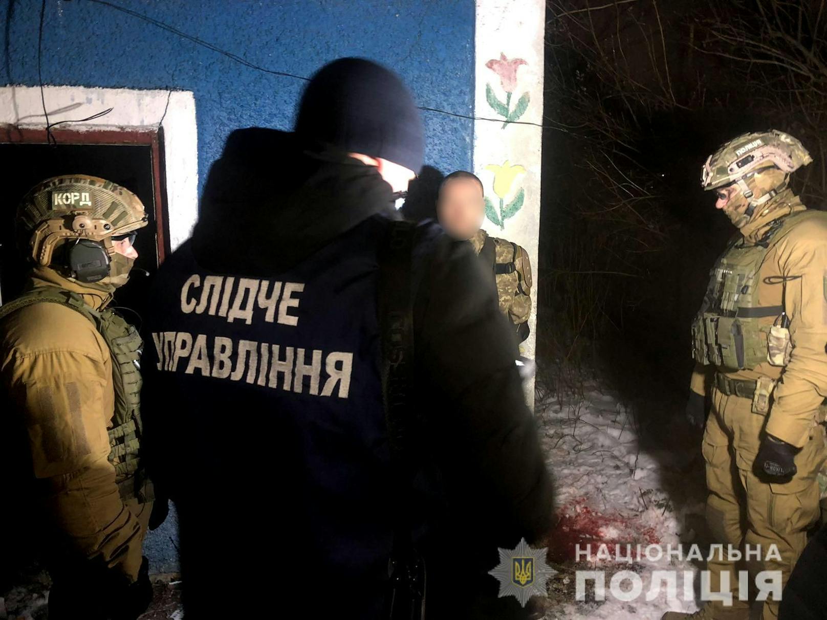 Bilder des Polizeieinsatzes in dem ukrainischen Ort Domaniwka am 21. Jänner 2021