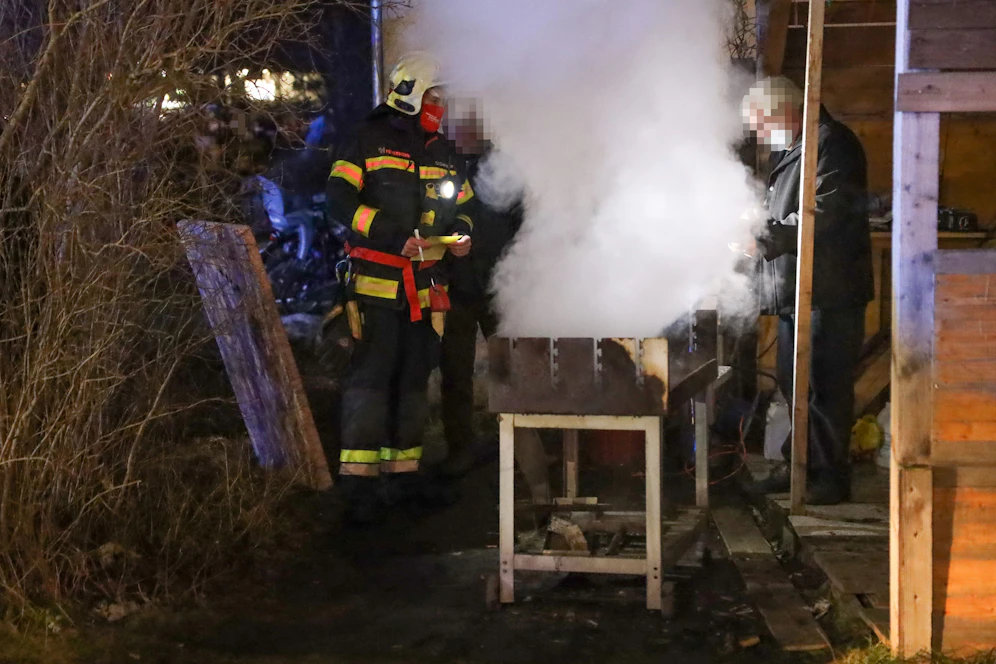 Am Einsatzort gab's dann aber Entwarnung. Was da gebrannt hatte, war ein Griller.