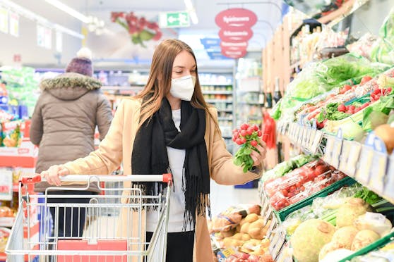 Eine der neuen Maßnahmen: Eine breitflächige FFP2-Maskenpflicht kommt.