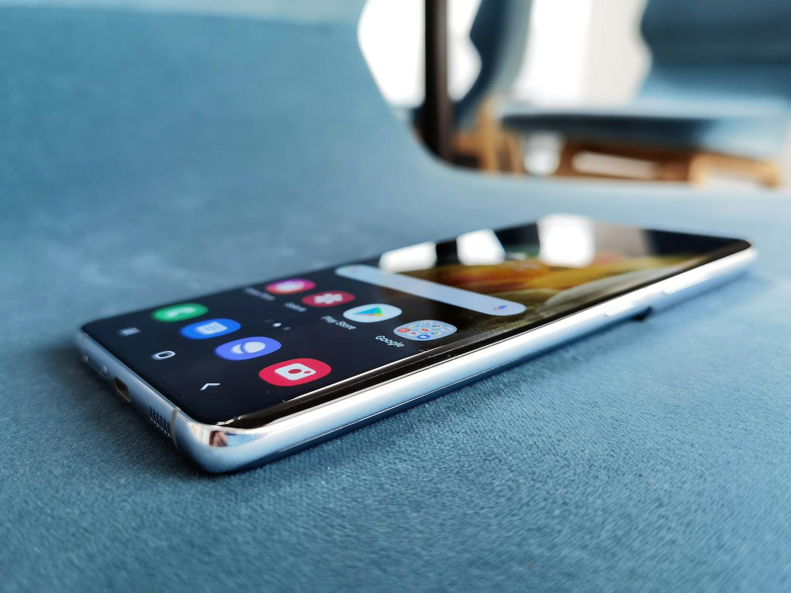 Das Samsung Galaxy S21 Ultra 5G ist ohne Zweifel eines der schönsten Smartphones, wenn nicht das schönste und stärkste Smartphone bisher.