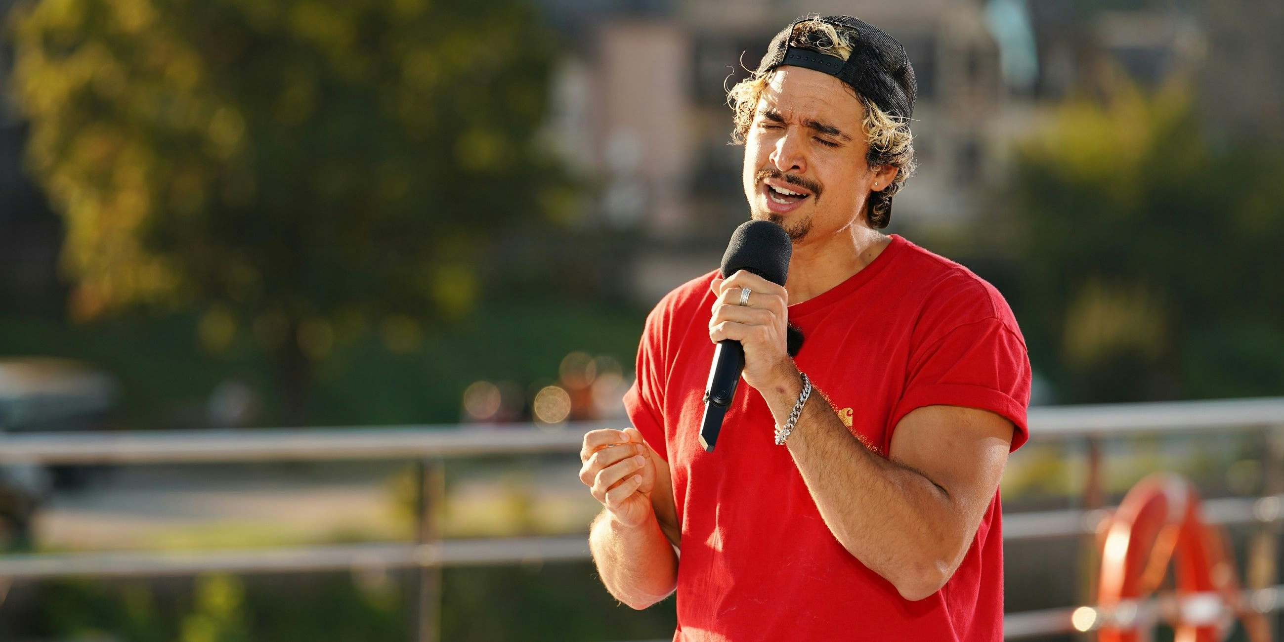 Hisham Morscher (26) aus Wien performte: "There’s Nothing Holdin‘ Me Back“ von Shawn Mendes