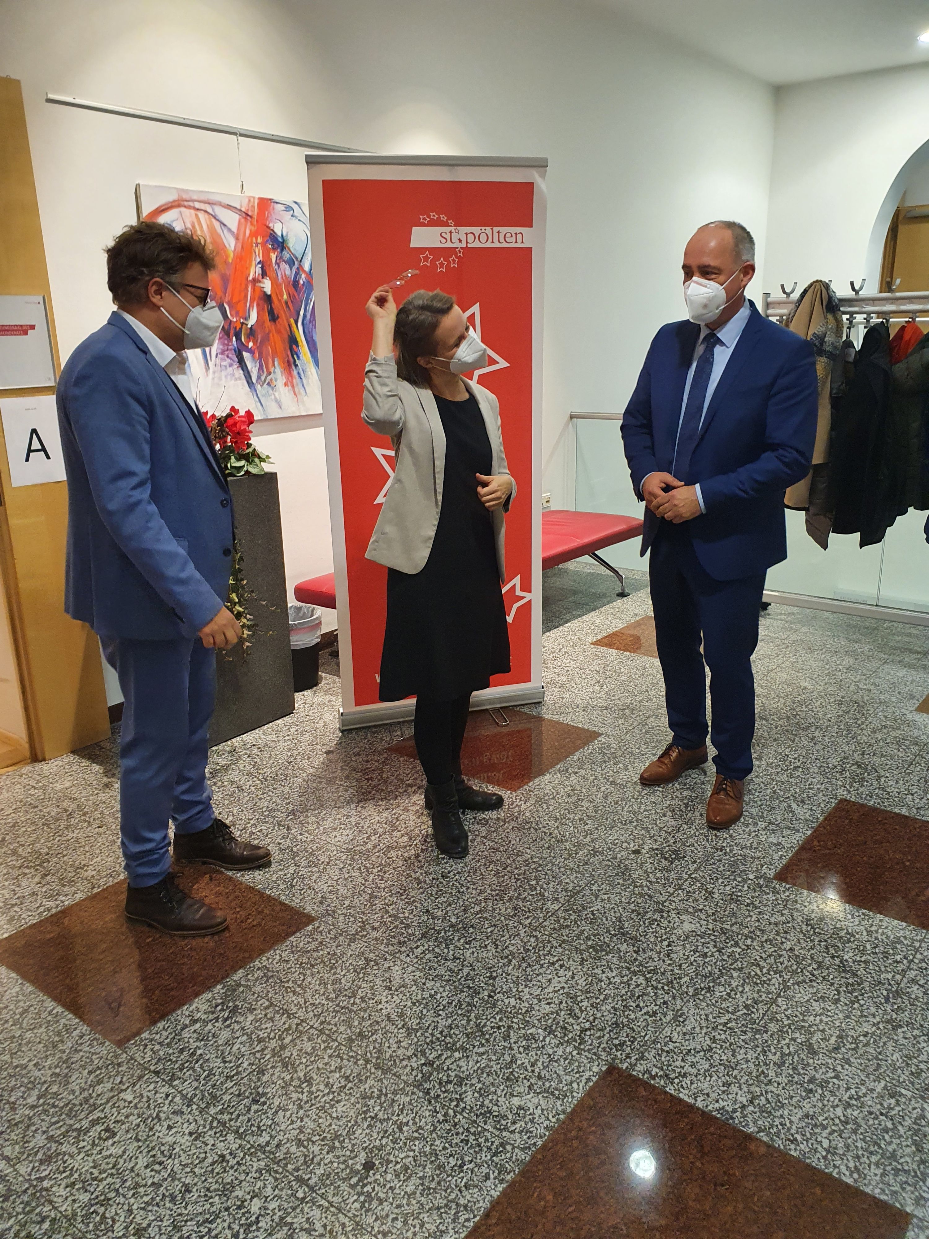 Wahlsieger: Neos, Grüne und VP