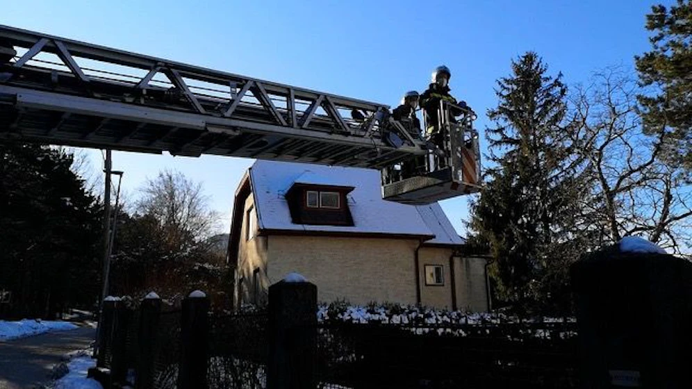 Feuerwehreinsatz mit Drehleiter