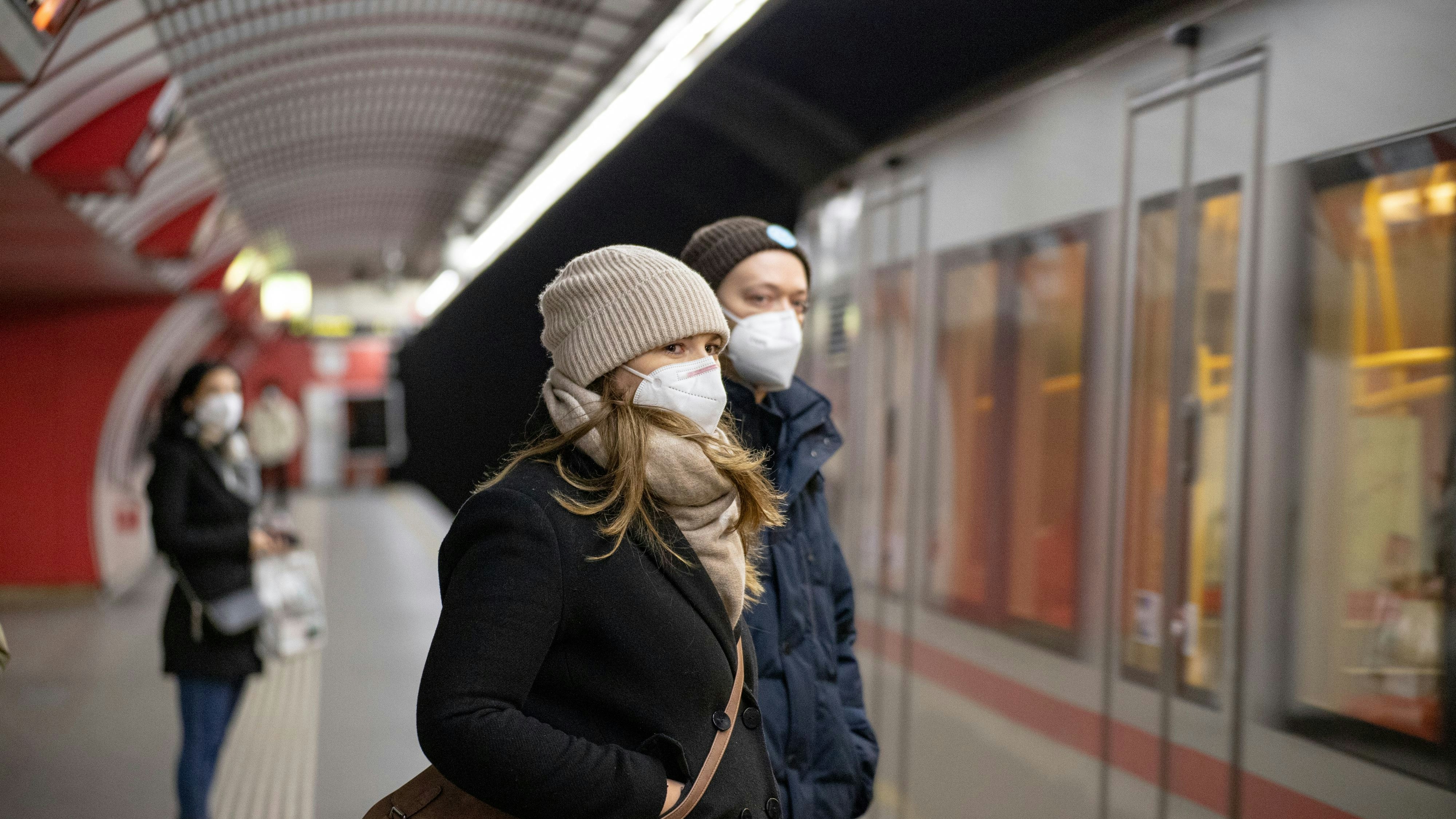 FFP2, Schutzmaske, Corona, U-Bahn, Ubahn