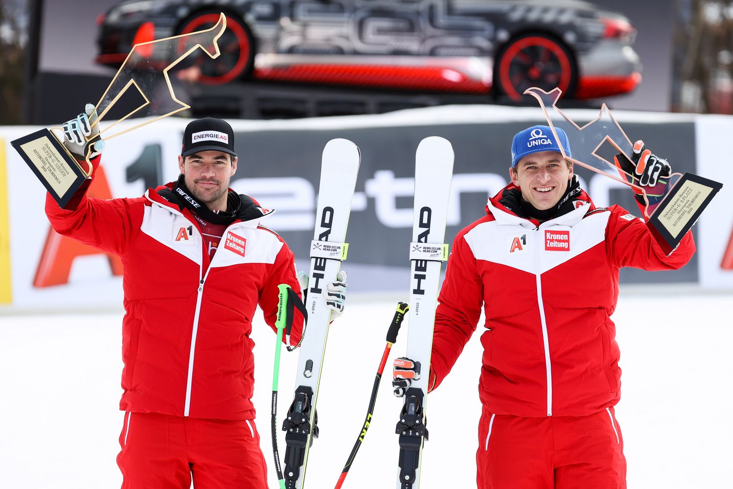 Vincent Kriechmayr und Matthias Mayer mit ihren Trophäen.