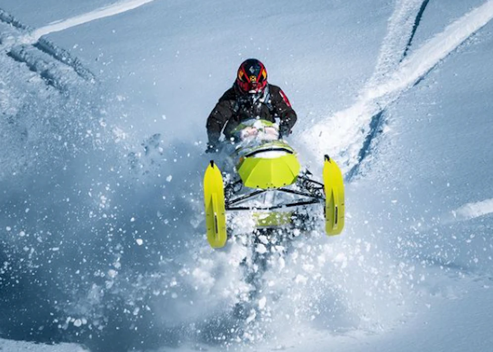 Marcel Hirscher beim Skidoo-Sprung.