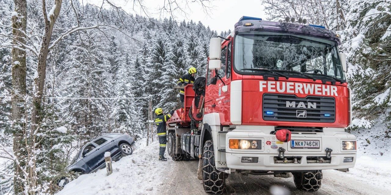 Viele Rettungseinsätze wegen Neuschnee (Archivfoto)