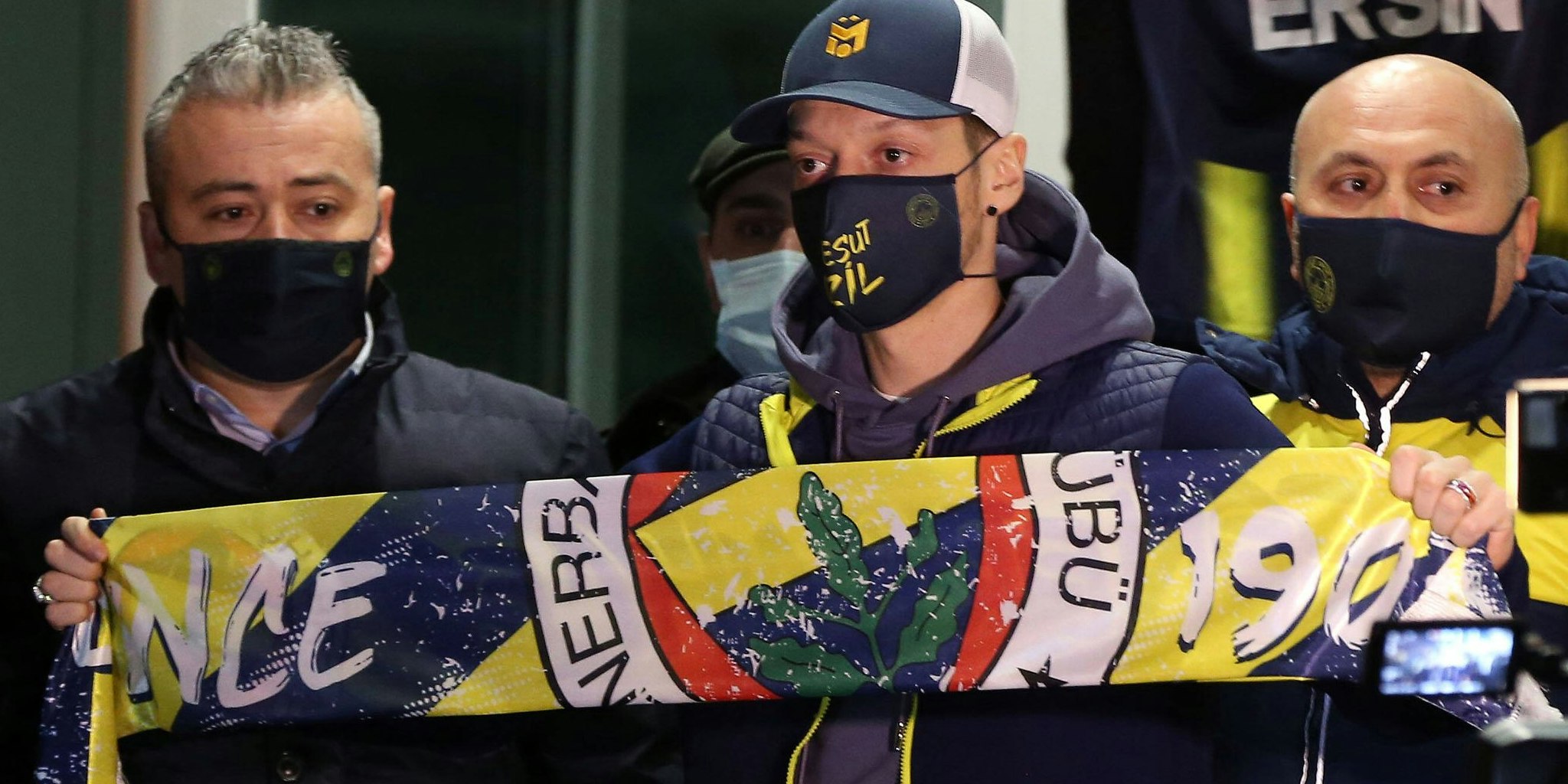 Mesut Özil wechselte von Arsenal zu Fenerbahce.