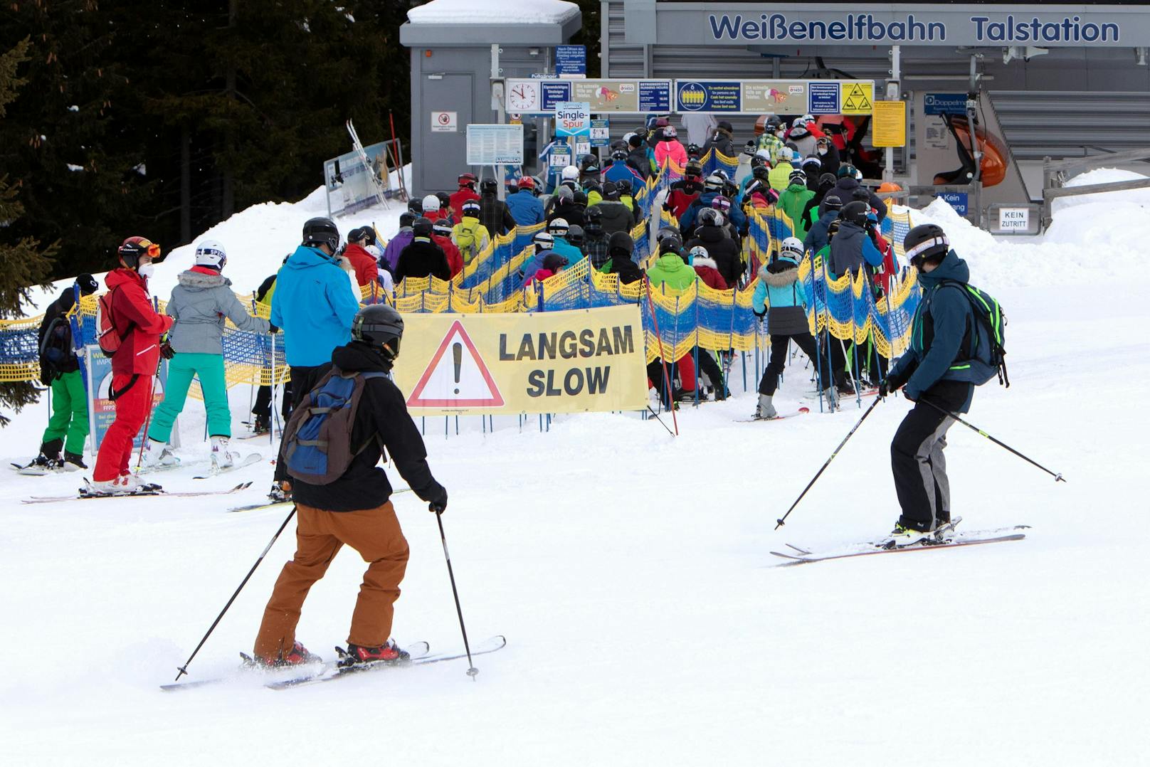 Ski-Andrang in Stuhleck in Spital am Semmering. Die Skilifte hätten zusperren müssen, sagt der Experte.