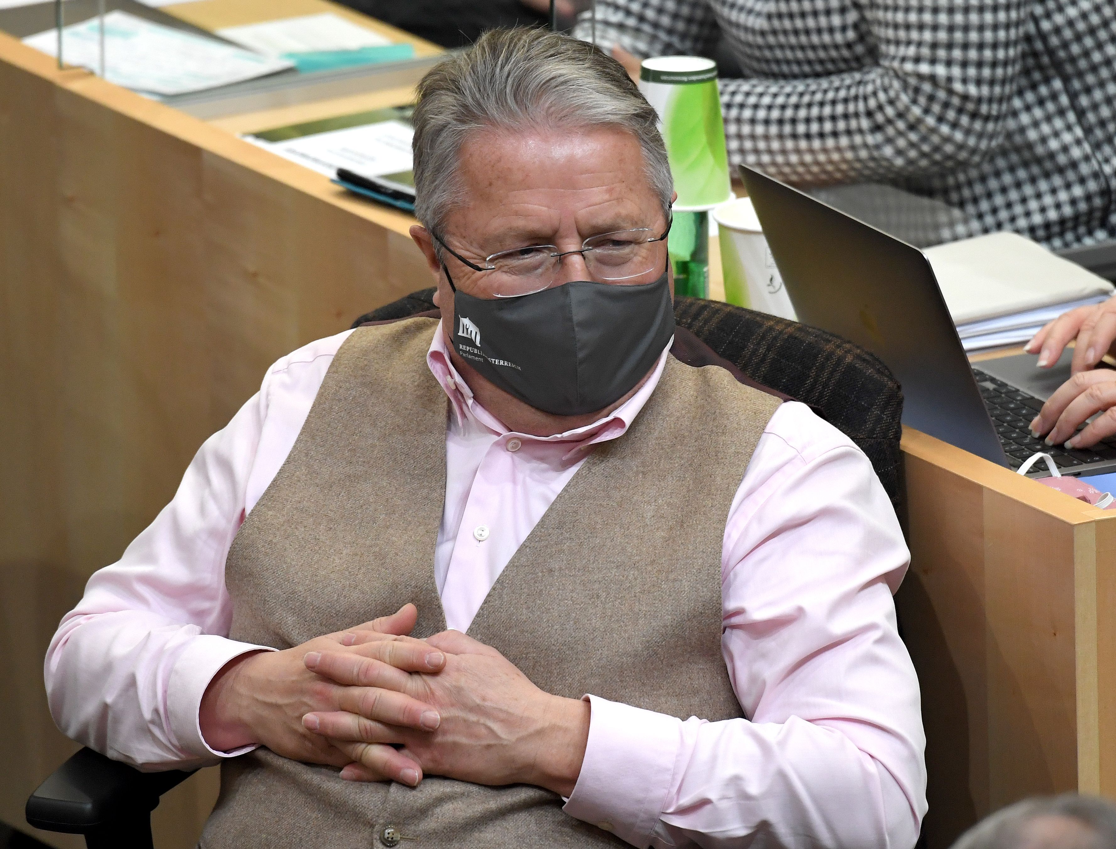 Franz Hörl (ÖVP) im Rahmen einer Sondersitzung des Nationalrates im Parlamentsausweichquartier in der Wiener Hofburg am Montag, 21. Dezember 2020.