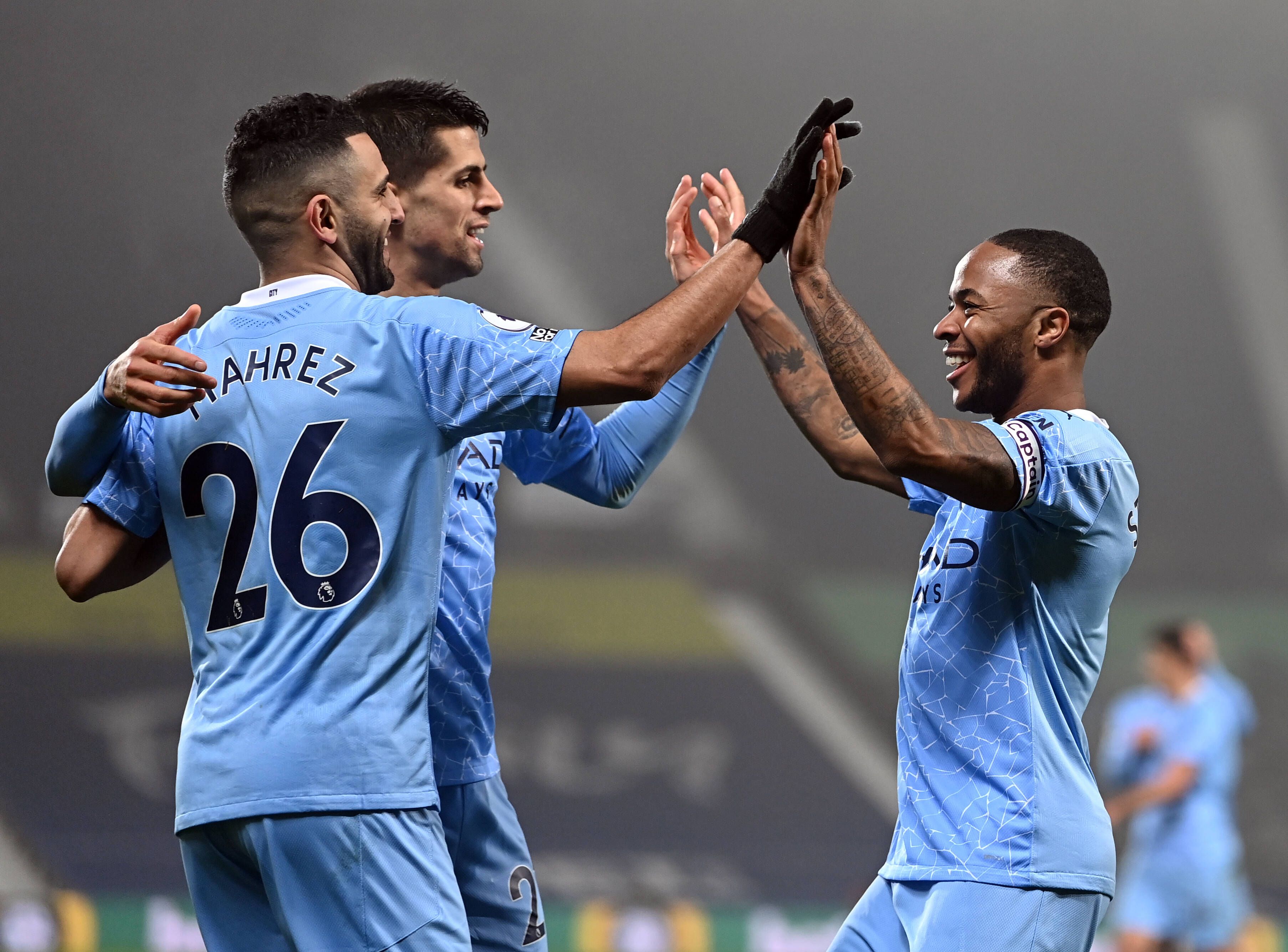 Manchester City schlägt West Bromwich mit 5:0. 