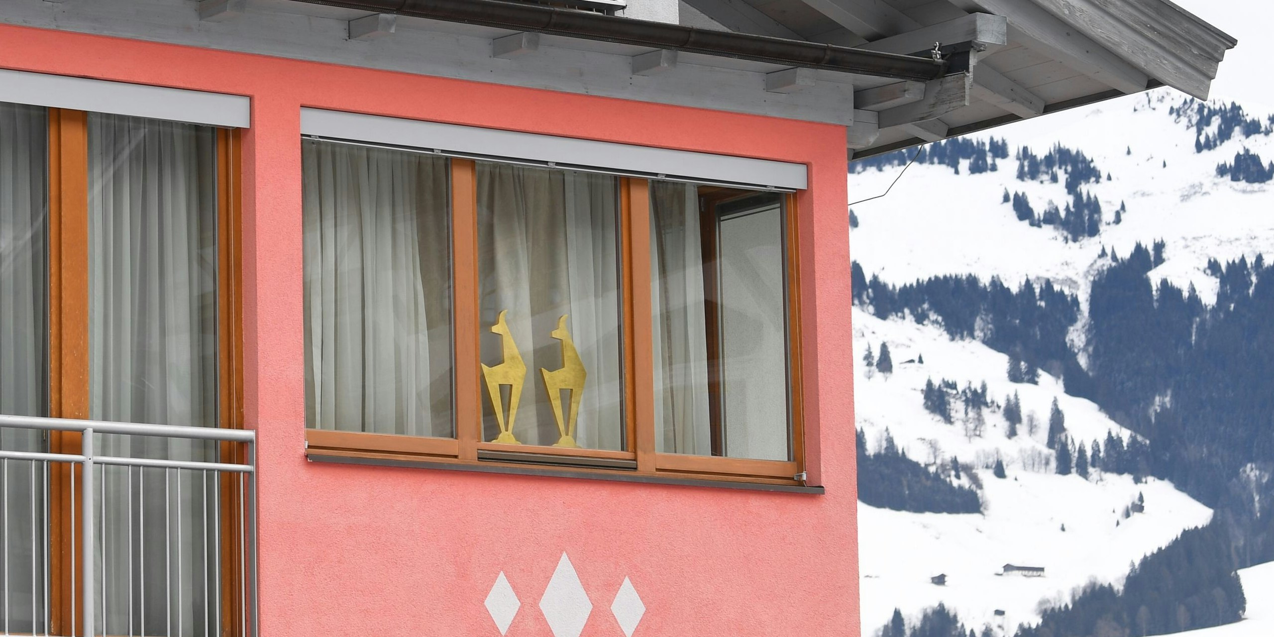 Beat Feuz besorgte die Zimmer-Deko.