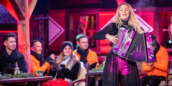 Sind die pinken Lederhosen von Melissa Naschenweng schuld, dass sie bei den "Schlagerchampions" nicht dabei sein darf?