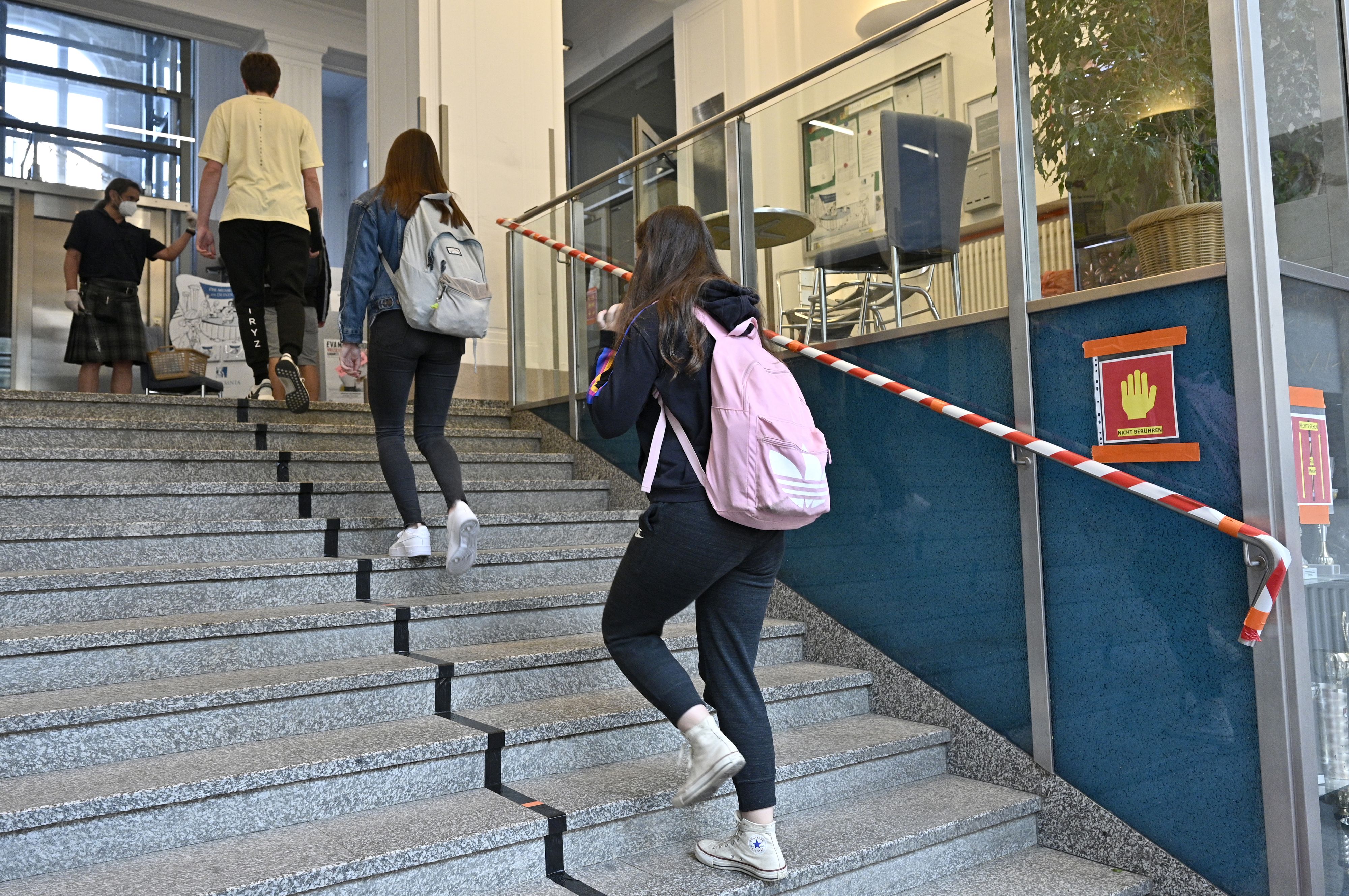 AHS-Lehrer wollen Schüler vom Unterricht ausschließen dürfen.