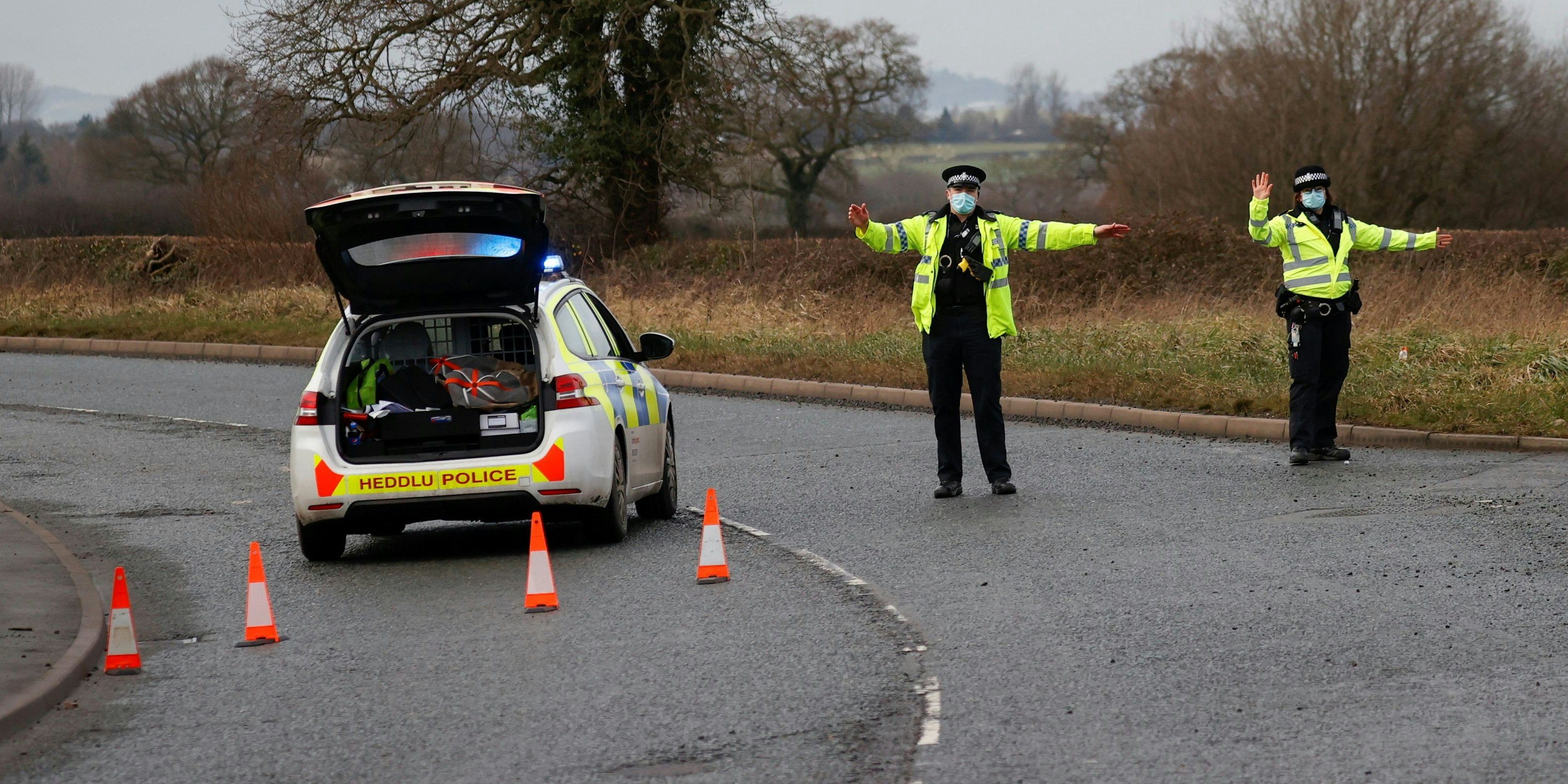 Die Polizei hat nach dem Bombenalarm bei Wockhardt Straßensperren errichtet.