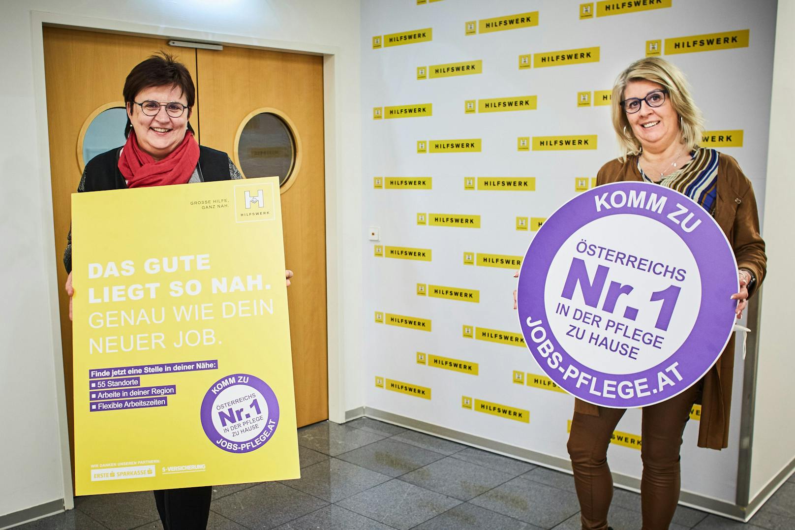 Hilfswerk NÖ-Präsidentin LAbg. Bgm. Michaela Hinterholzer und Pflegedirektorin Gabriela Goll präsentieren die Kampagne.