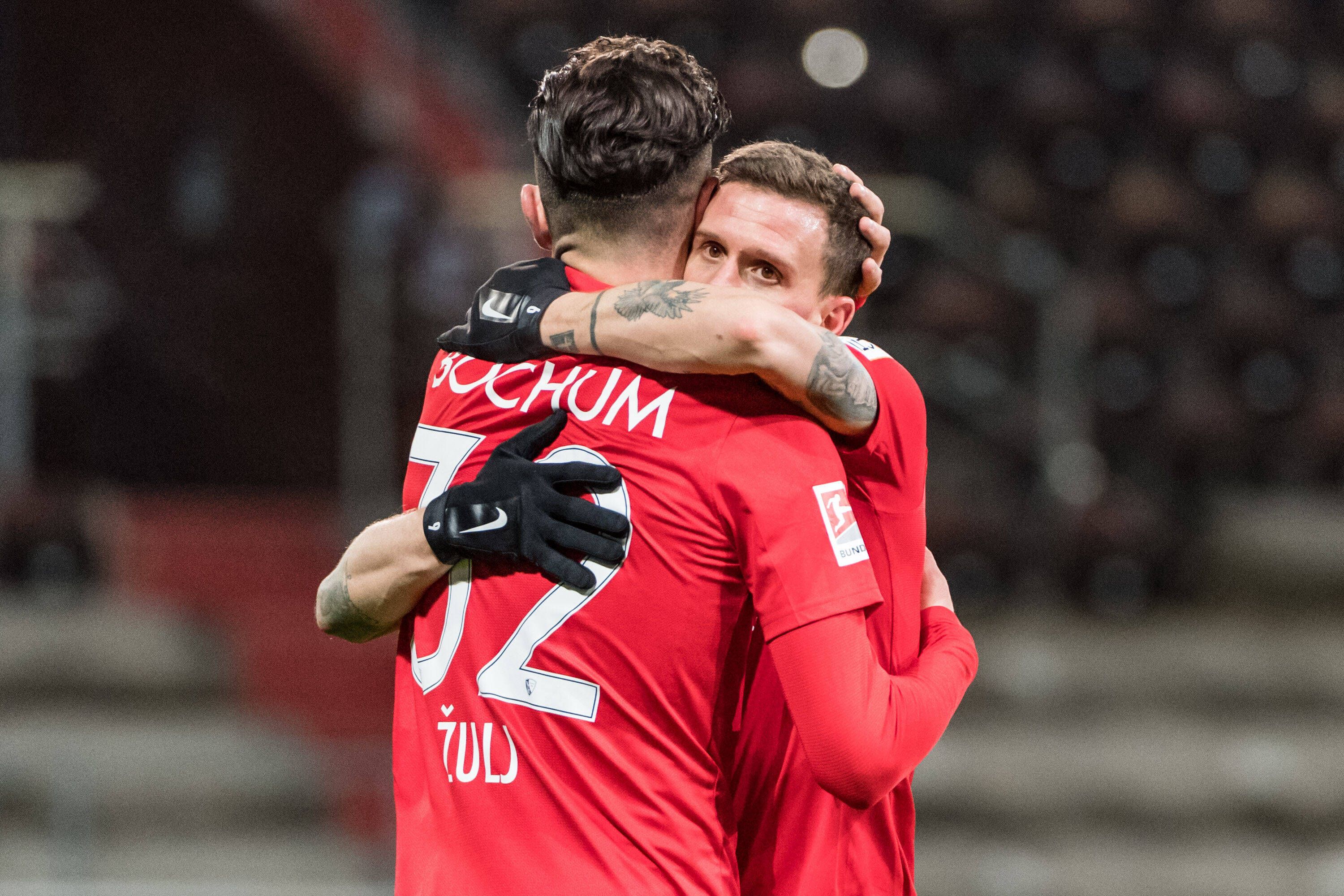 Robert Zulj und Simon Zoller beim Torjubel.