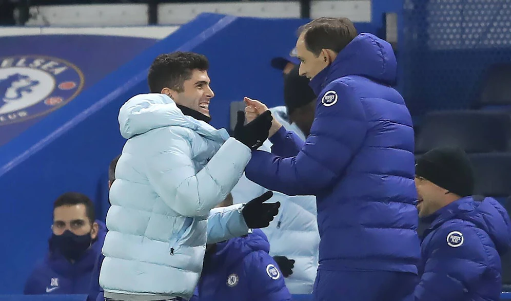 Christian Pulisic korrigiert Thomas Tuchel. 