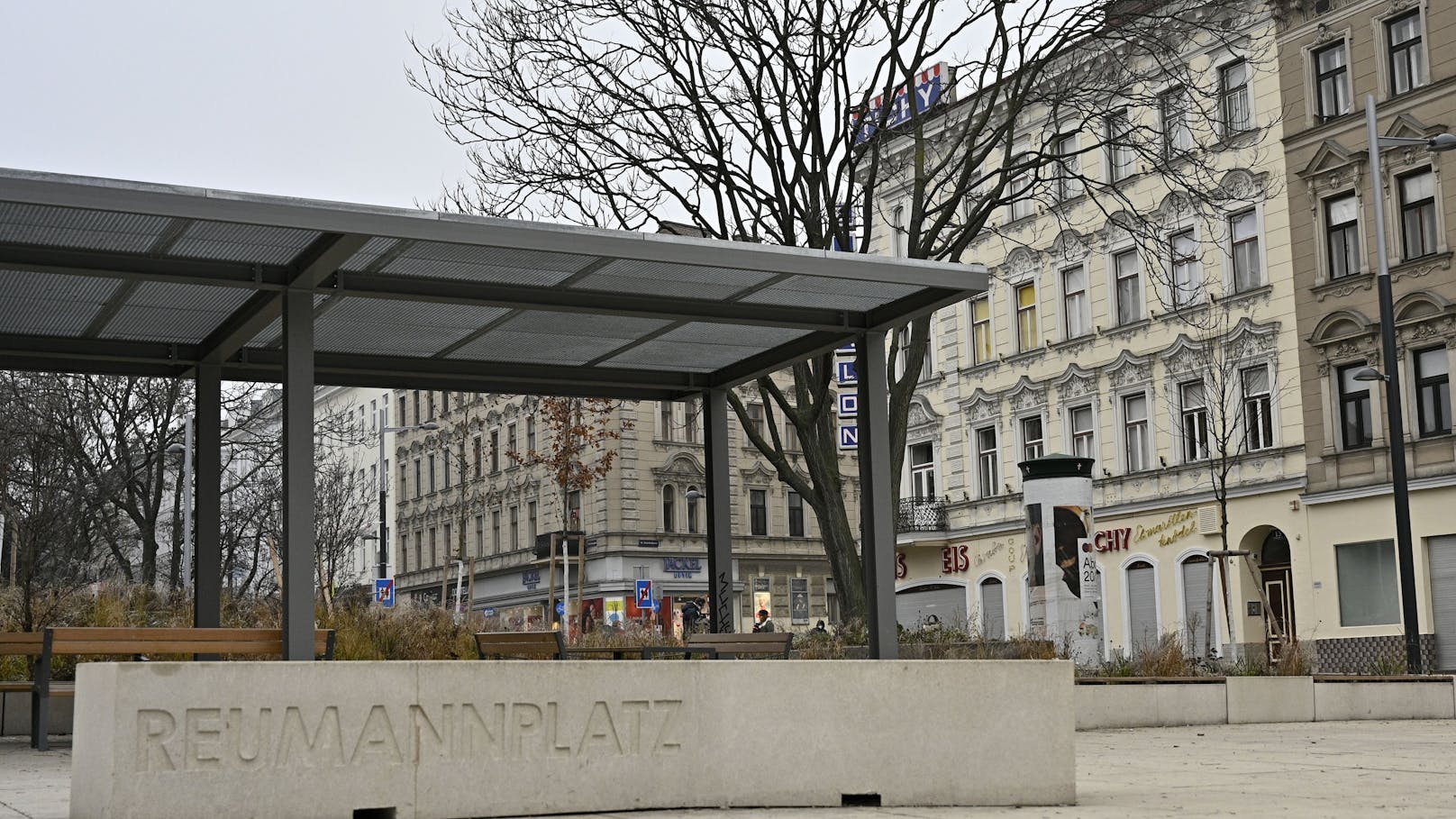 Einige Wiener sorgten mit einer kreativen Idee am Reumannplatz für Lacher.