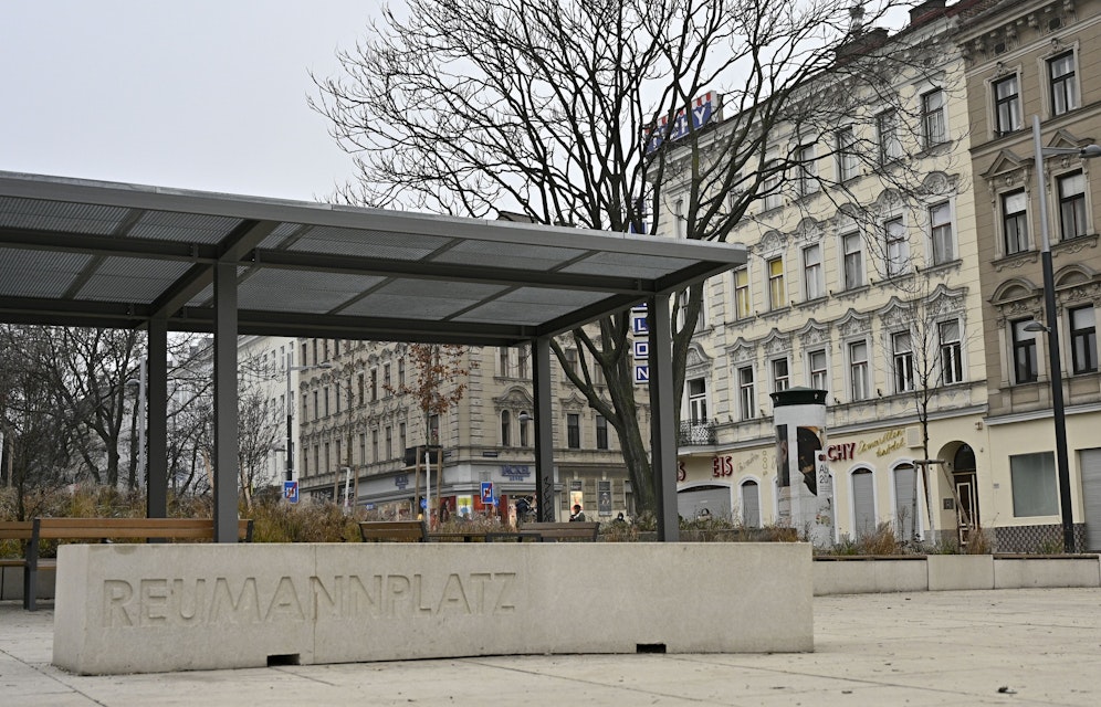 Am Reumannplatz wurde am Mittwoch ein verdächtiger Mann kontrolliert.