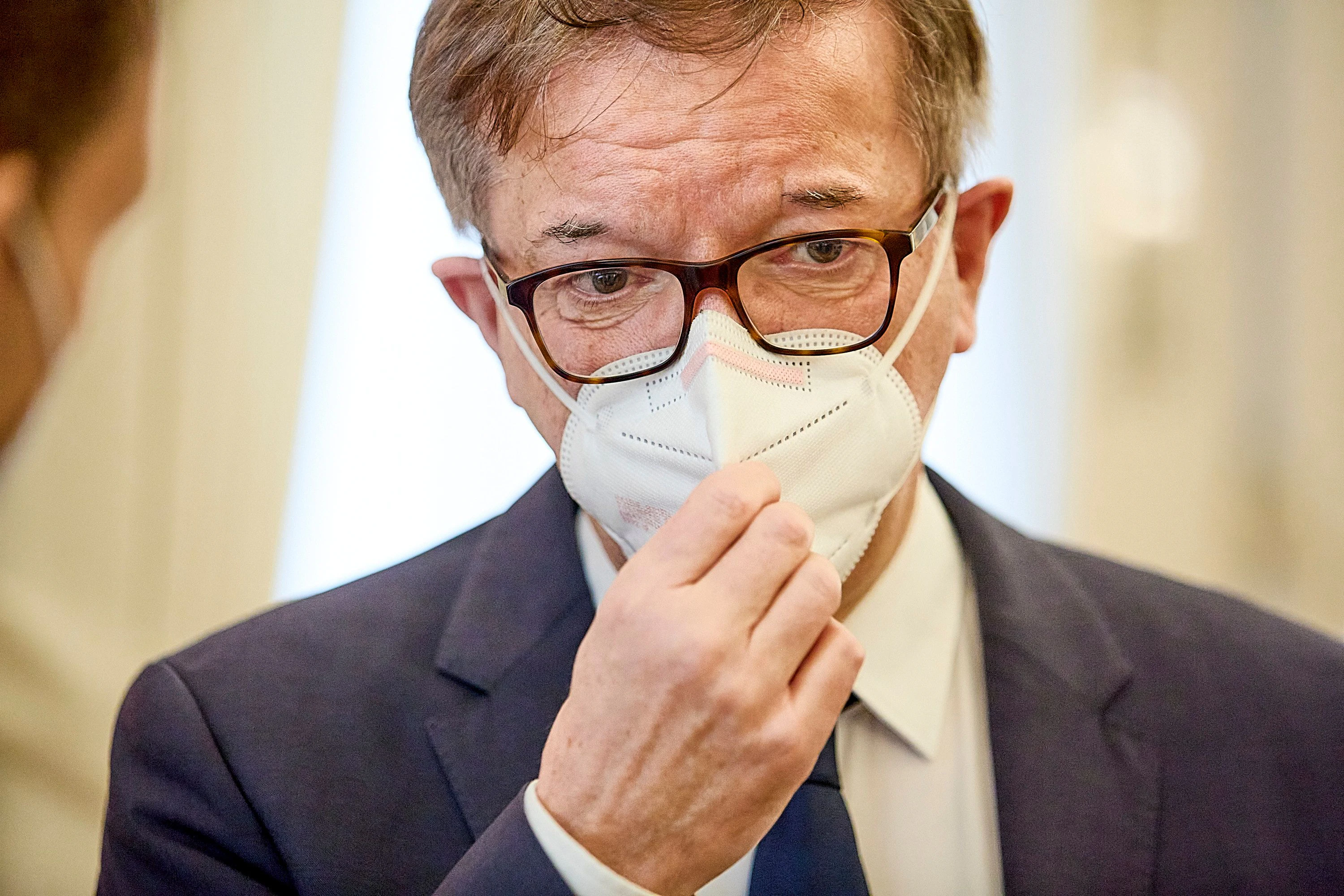 Gesundheitsminister Rudolf Anschober (Grüne) mit FFP2-Maske