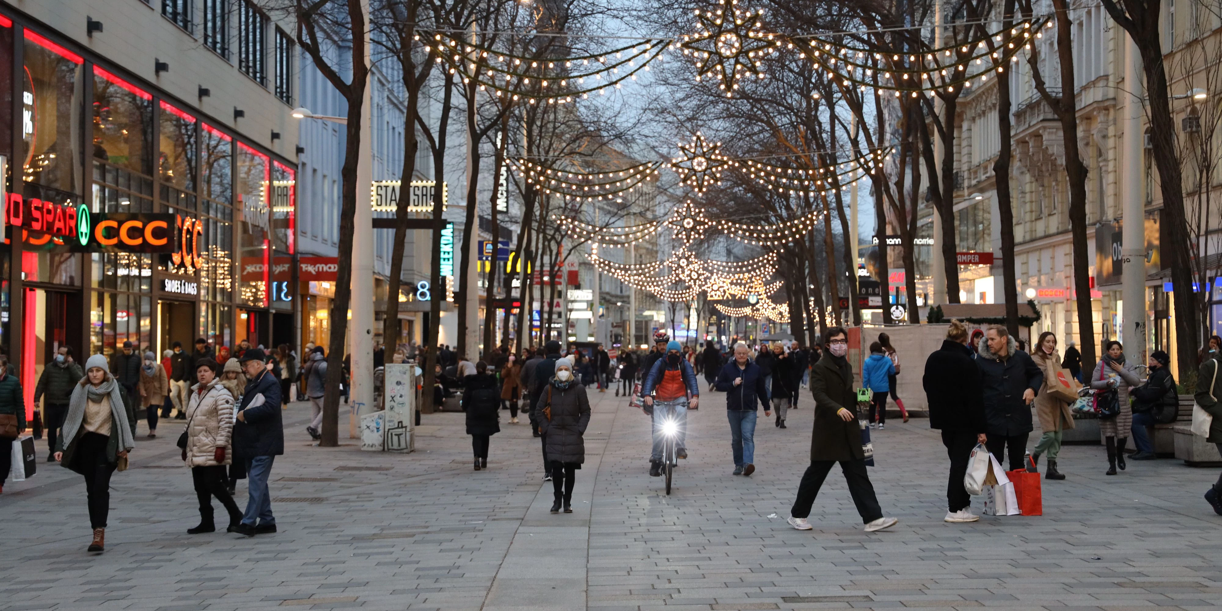 Menschen auf der Mariahilferstraße