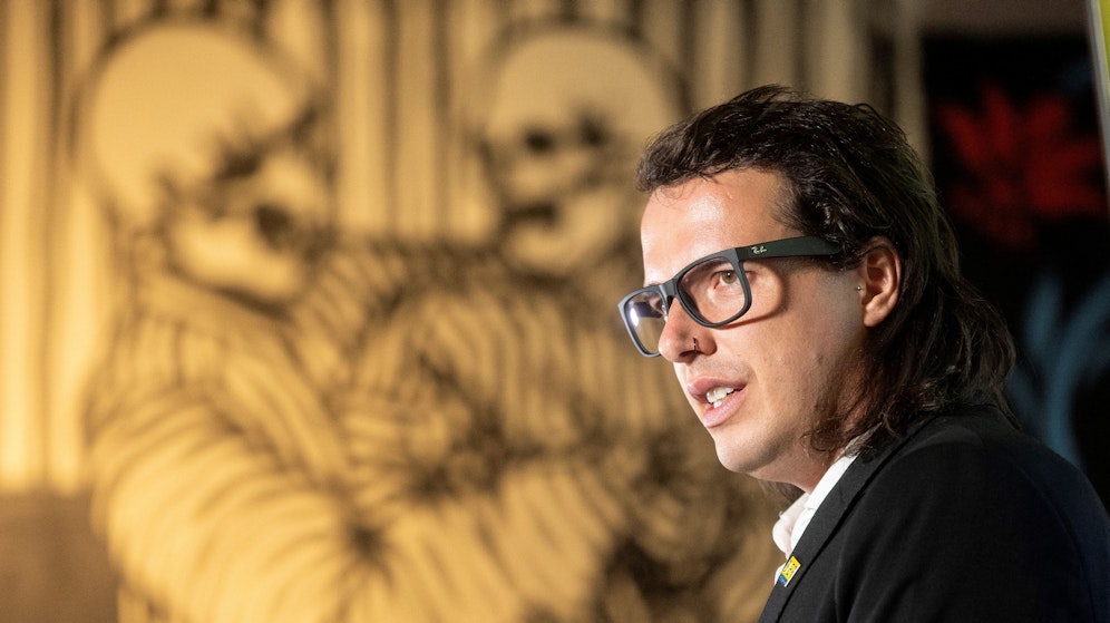 Bierpartei-Gründer Marco Pogo war auch bei der Abschiebe-Demo in Wien-Simmering dabei: 